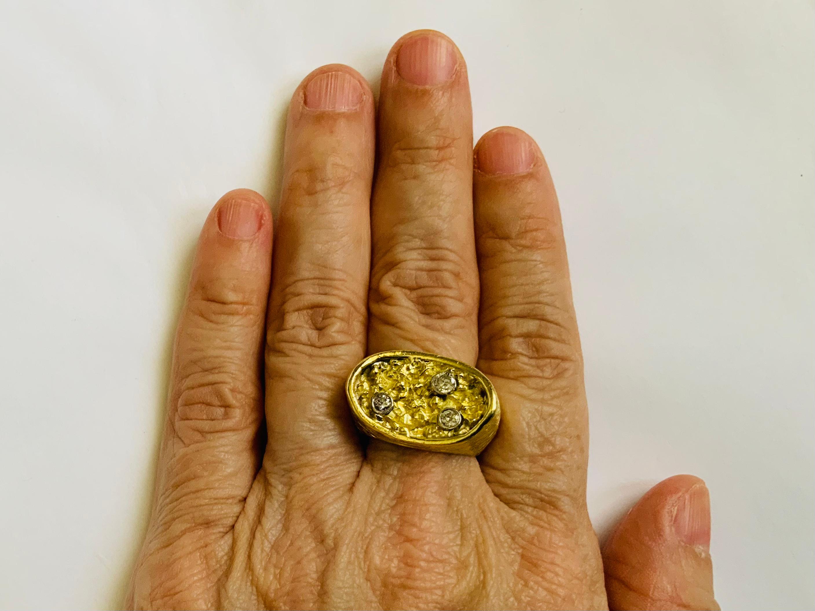 18K Yellow Gold Diamonds Men Ring For Sale 2