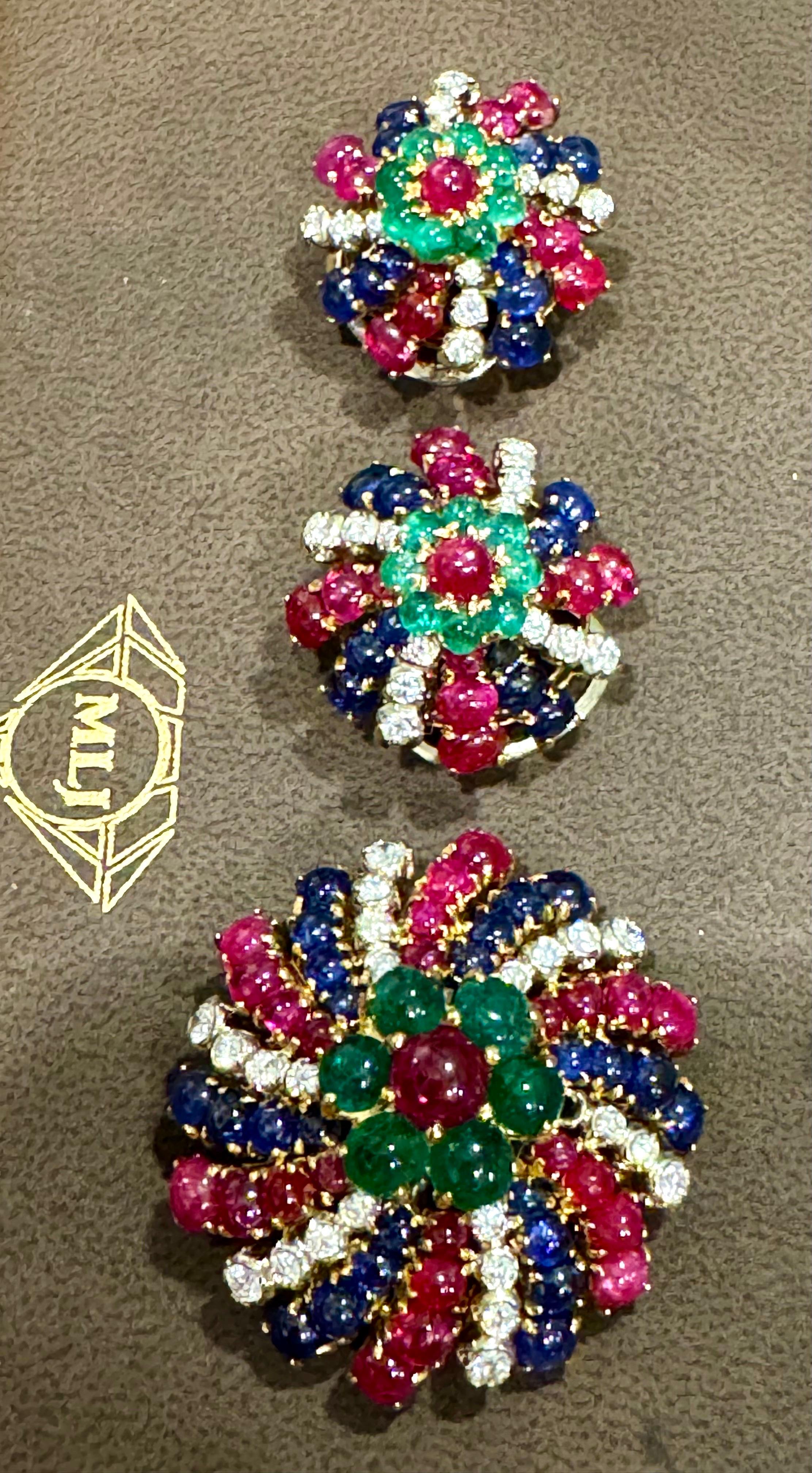 18K Yellow Gold Diamonds, Sapphire & Emeralds Earrings And A Brooch Jewelry Set For Sale 5