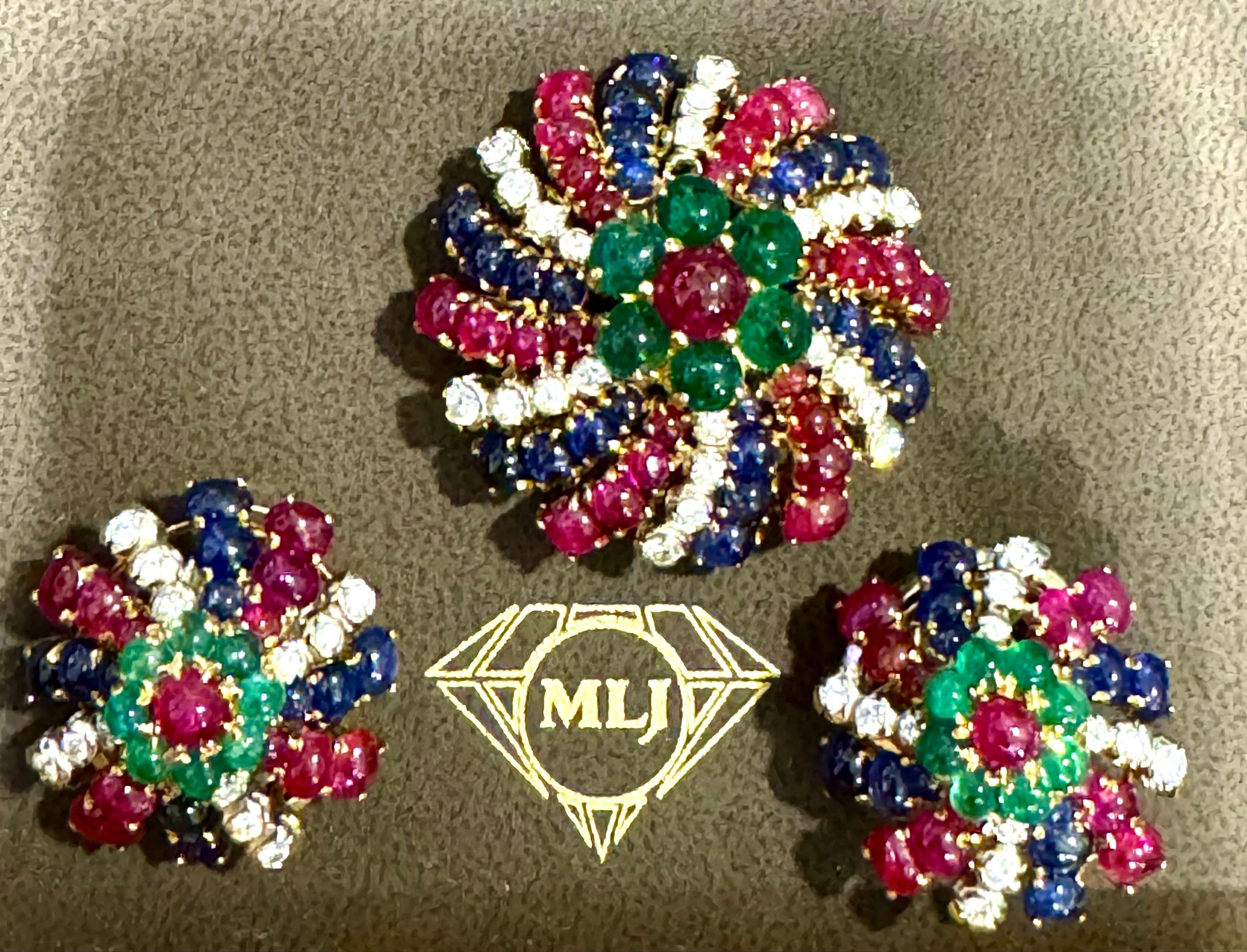 18K Yellow Gold Diamonds, Sapphire & Emeralds Earrings And A Brooch Jewelry Set For Sale 9
