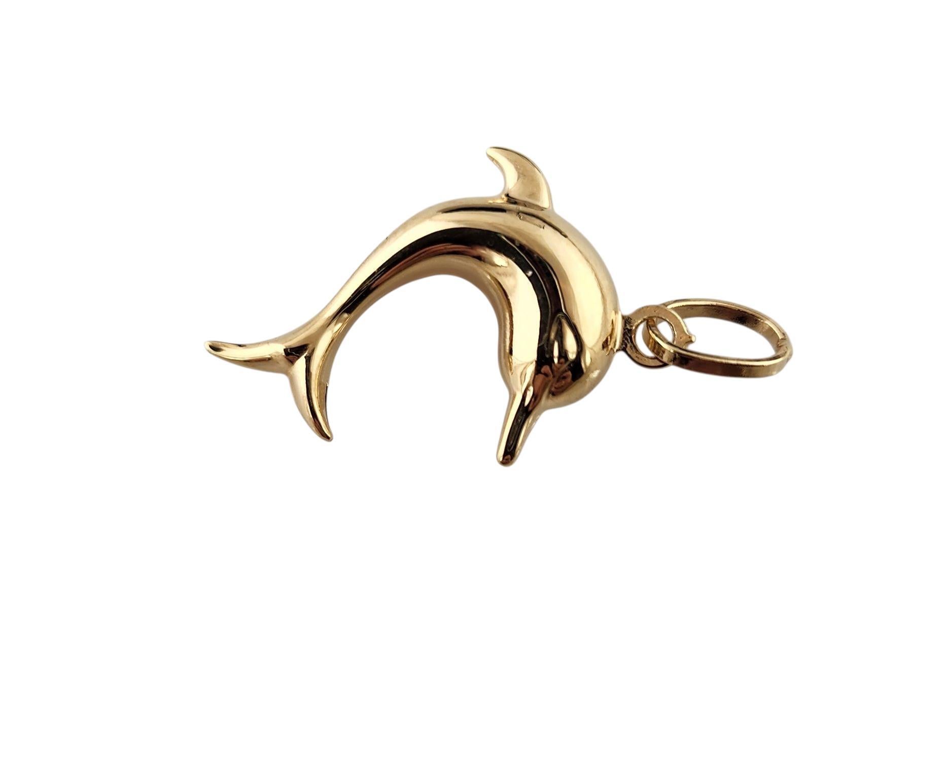 Contemporain Pendentif Dauphin en or jaune 18K #23055 en vente