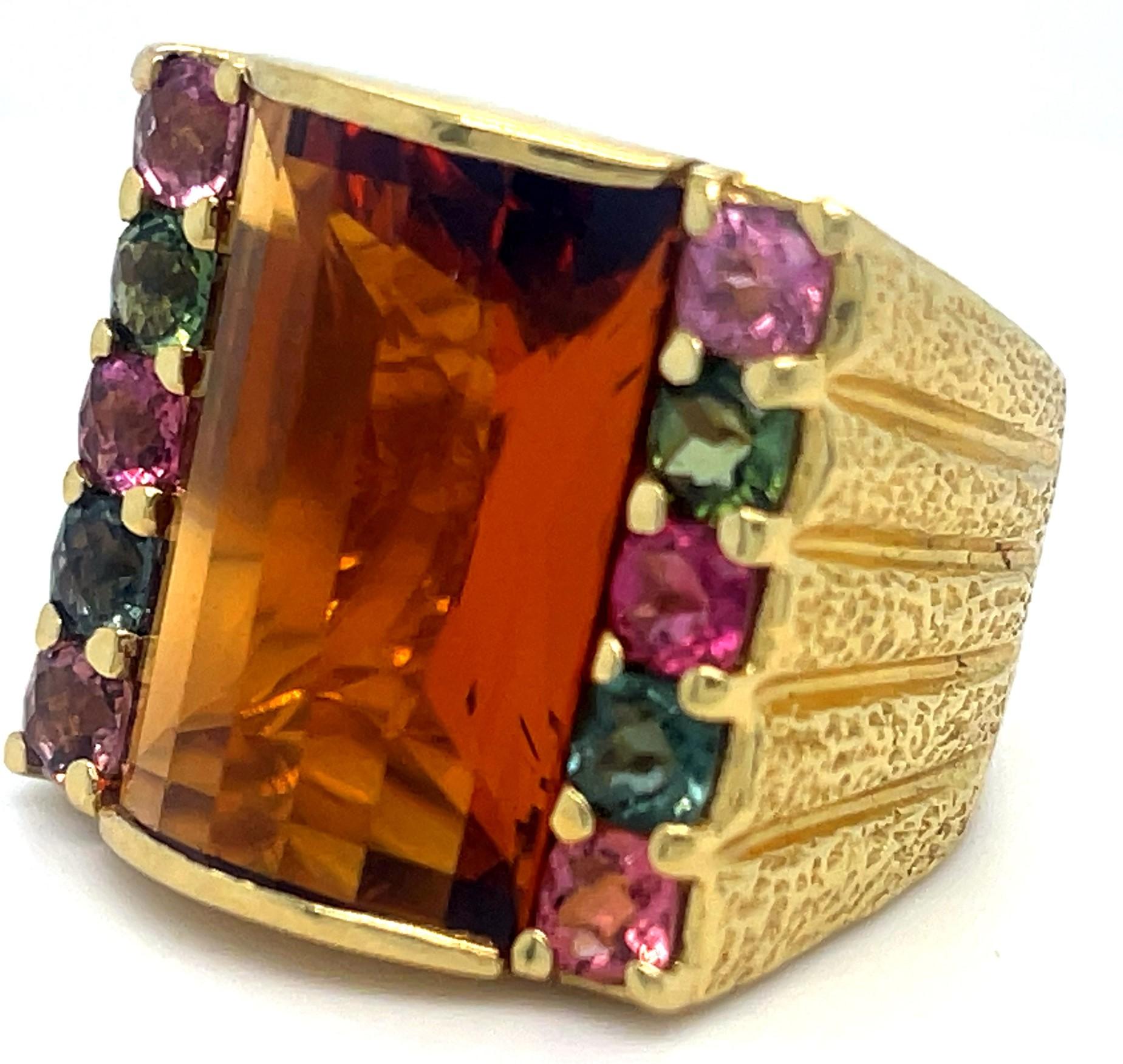 Round Cut 18k Yellow Gold Domed Citrine and Tourmaline Ring Size 8.75 For Sale