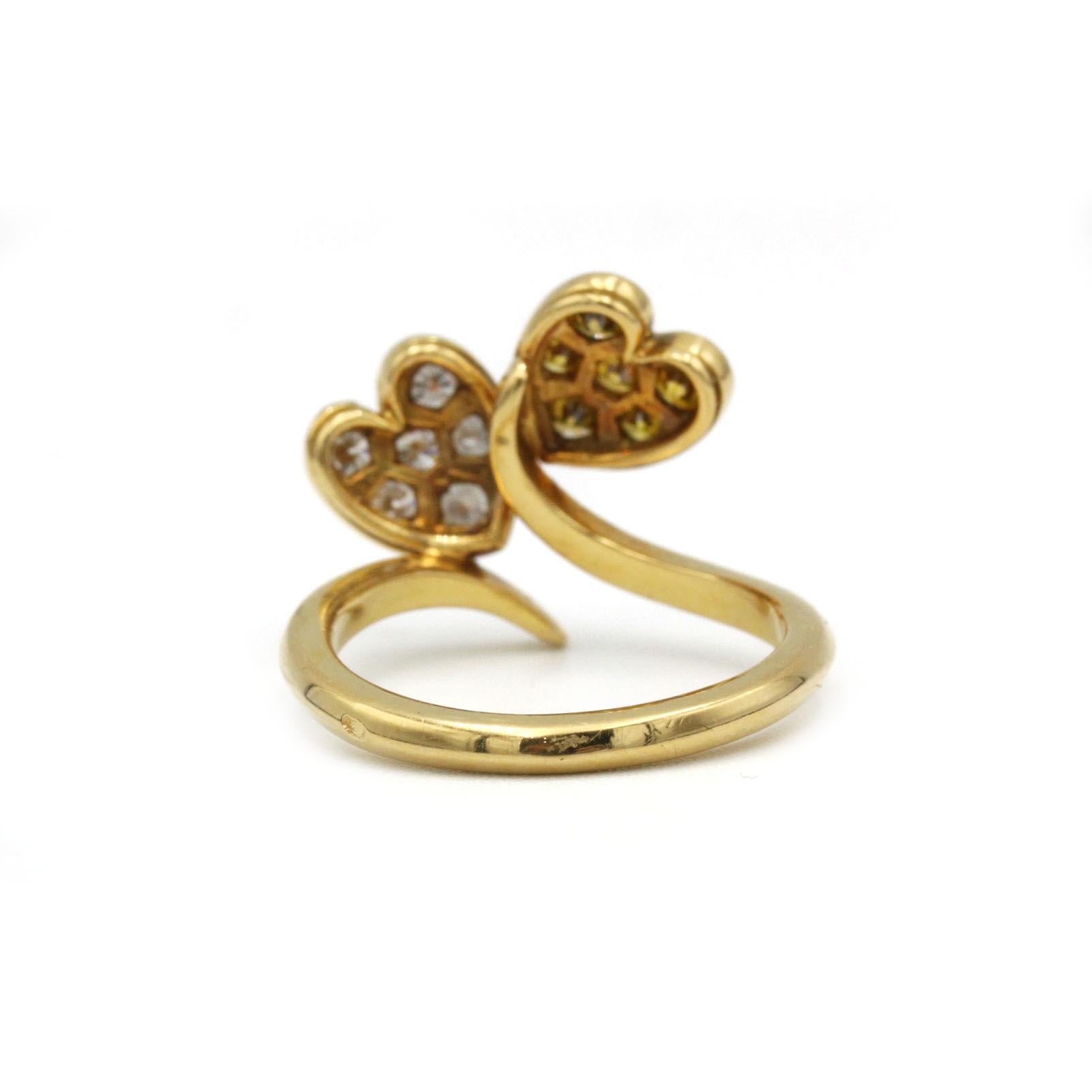 Anello con doppio cuore in oro giallo 18 carati e diamanti bianchi e gialli fantasia In condizioni buone in vendita a MONTMORENCY, FR
