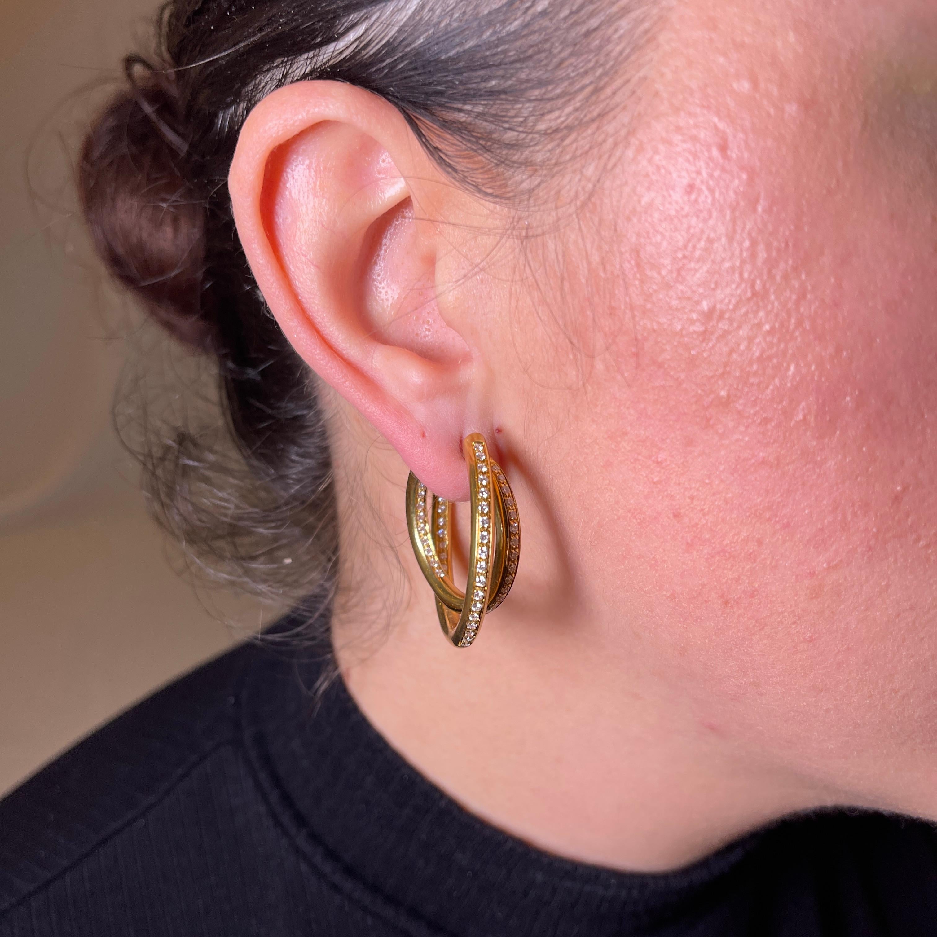 18K Yellow Gold Double Hoop Earrings with Diamond Pavé In New Condition For Sale In Bergamo, BG