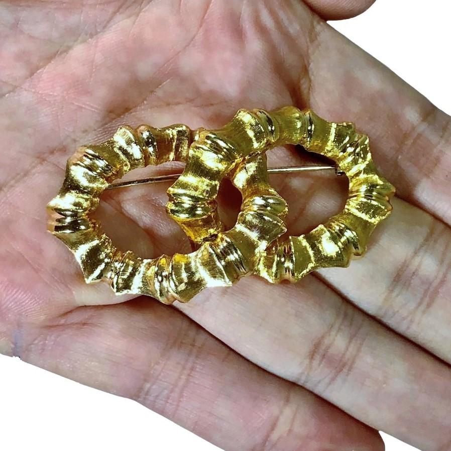 18K Yellow Gold Double Link Bamboo Brooch Made in Italy For Sale 1