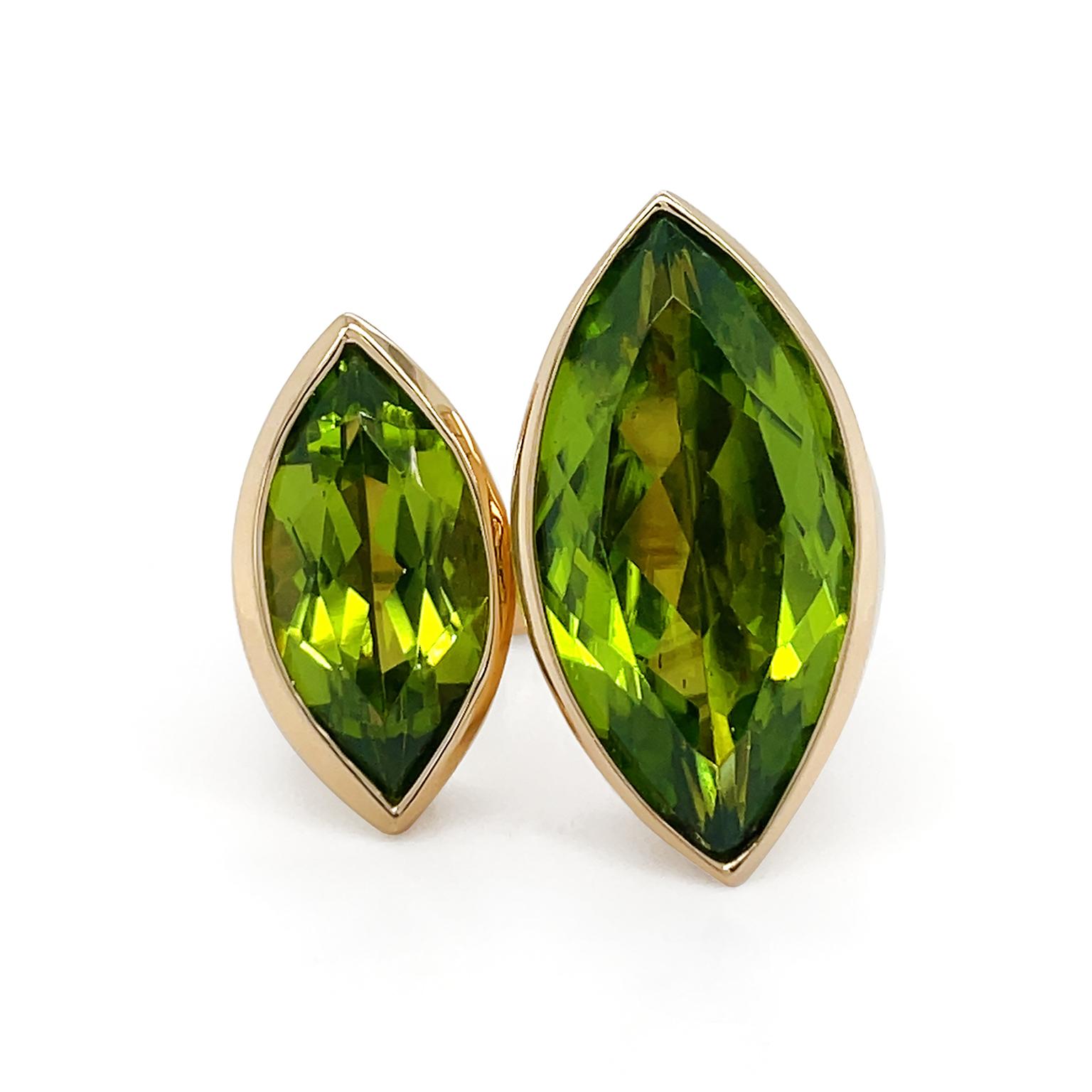 18K Yellow Gold Double Marquise Cut Peridot Ring In New Condition For Sale In New York, NY