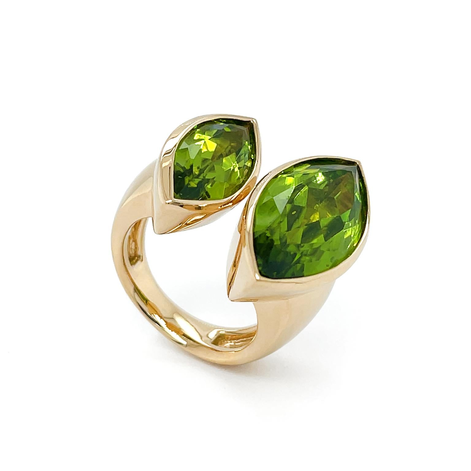 18K Yellow Gold Double Marquise Cut Peridot Ring For Sale 1