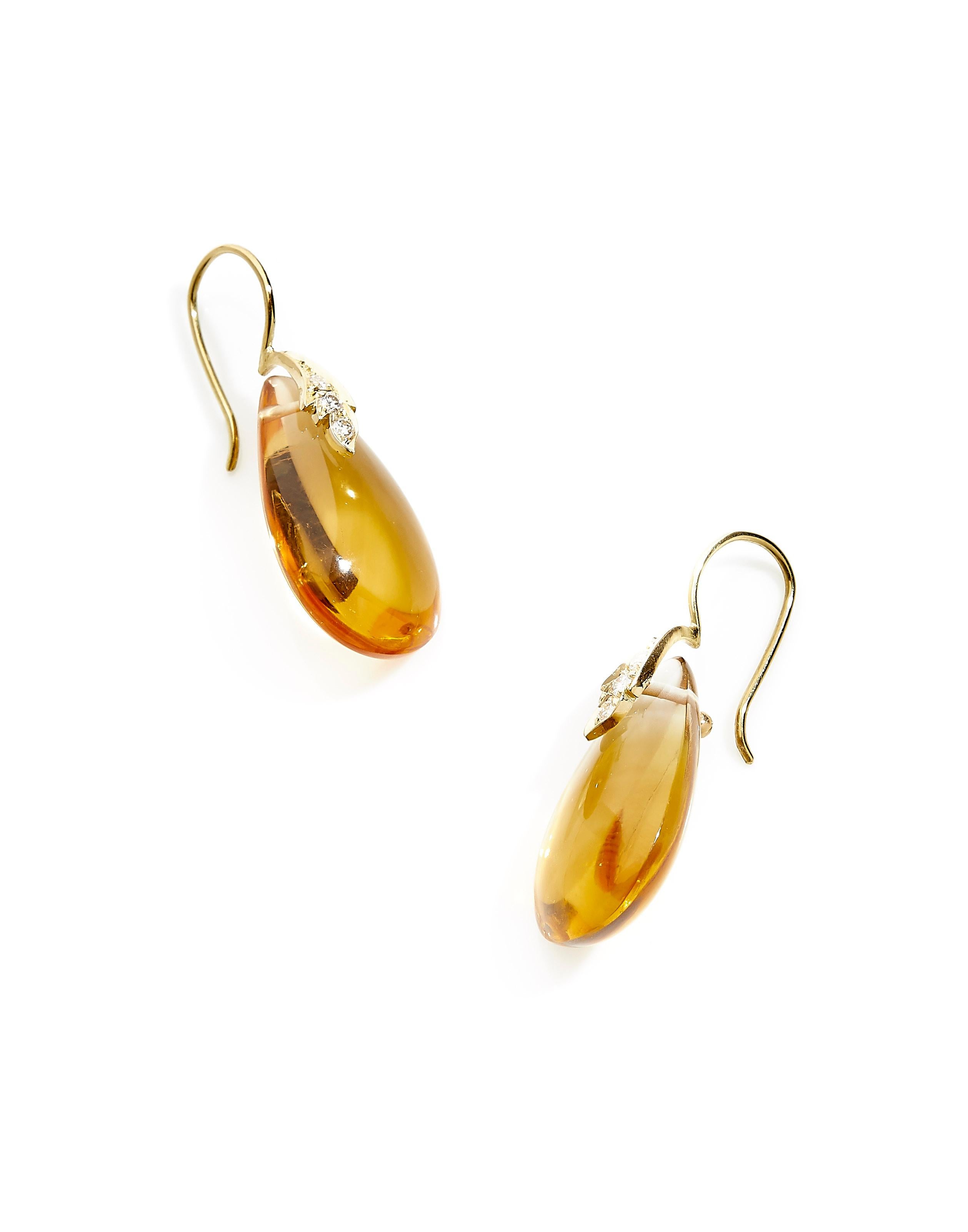 Contemporary 18 Karat Yellow Gold Drop Earrings Set with 30.12 Carat Citrines and Diamonds For Sale