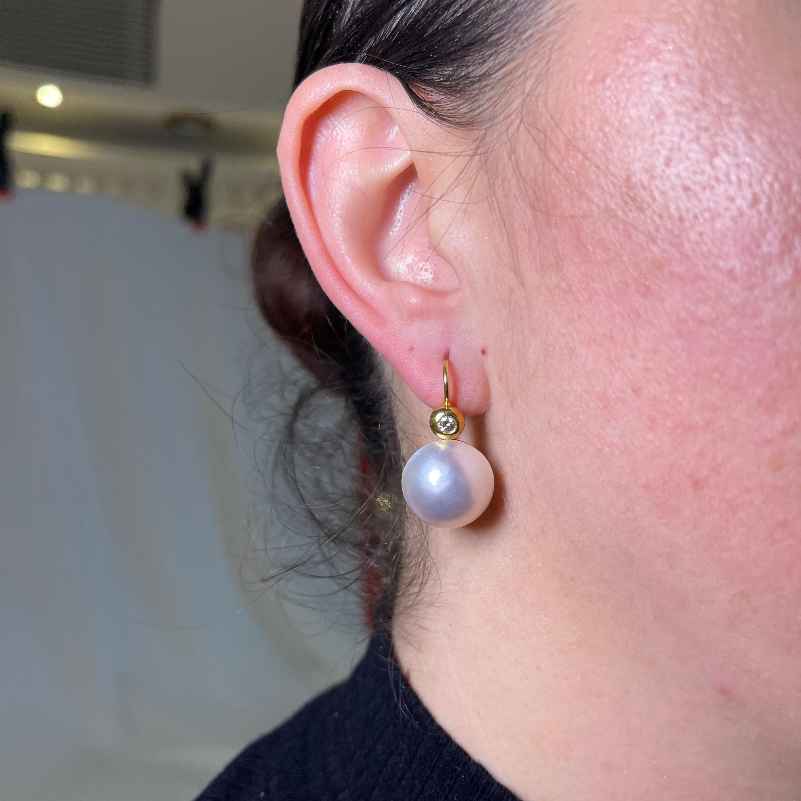 Women's or Men's 18K Yellow Gold Drop Earrings with Pearls and Diamonds For Sale