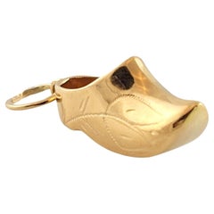 18K Yellow Gold Dutch Shoe Charm #11003
