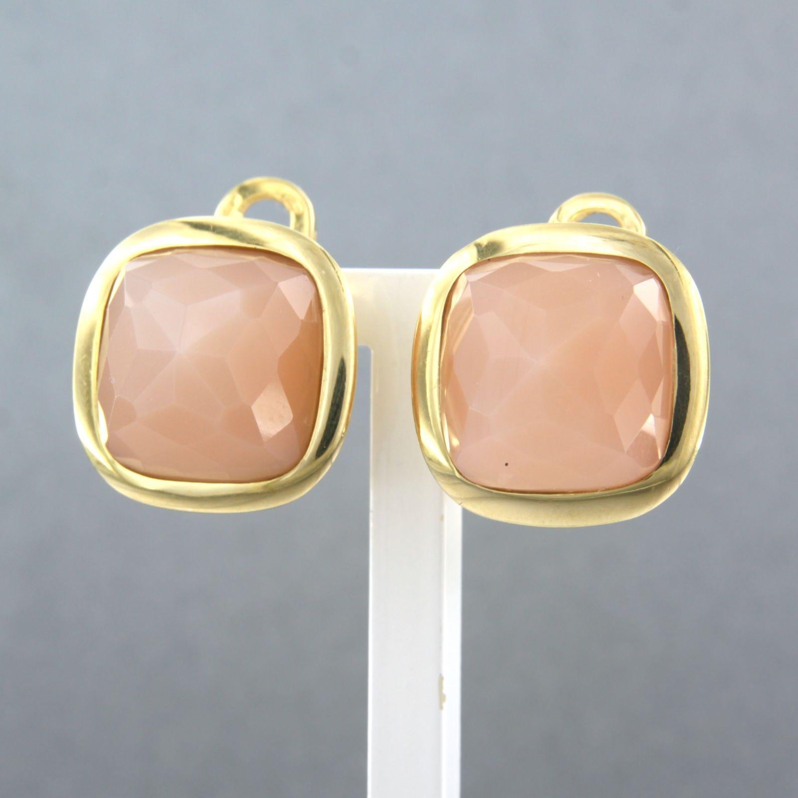 Rose Cut 18k yellow gold ear clips set with pink quartz - size 1.8 cm x 1.8 cm For Sale