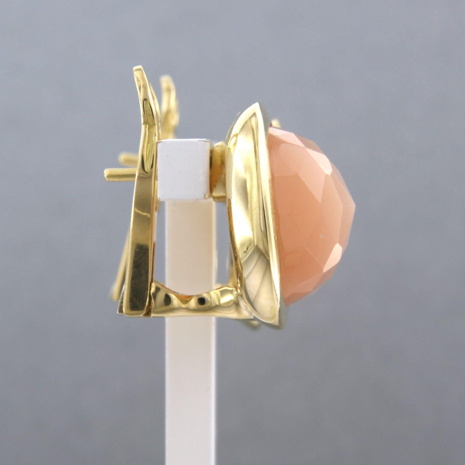18k yellow gold ear clips set with pink quartz - size 1.8 cm x 1.8 cm For Sale 1