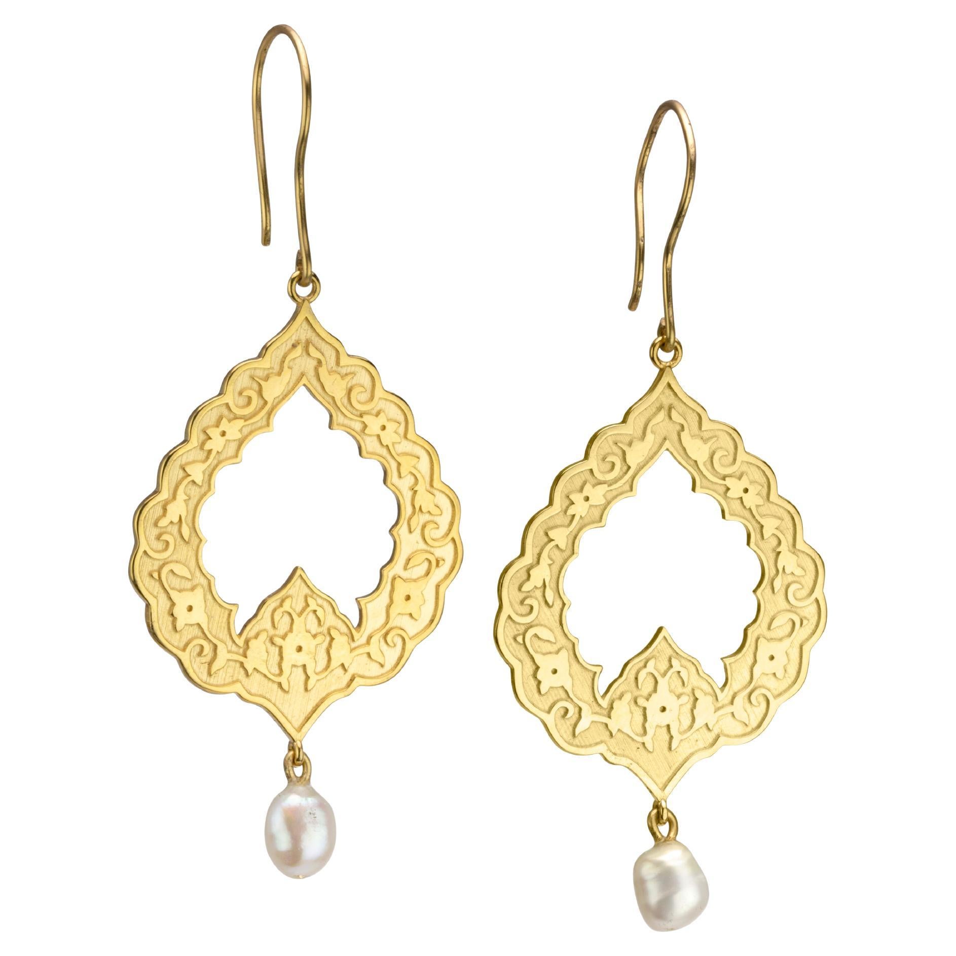 Eslimi Earring In 18K Yellow Gold And Natural Baroque Pearl