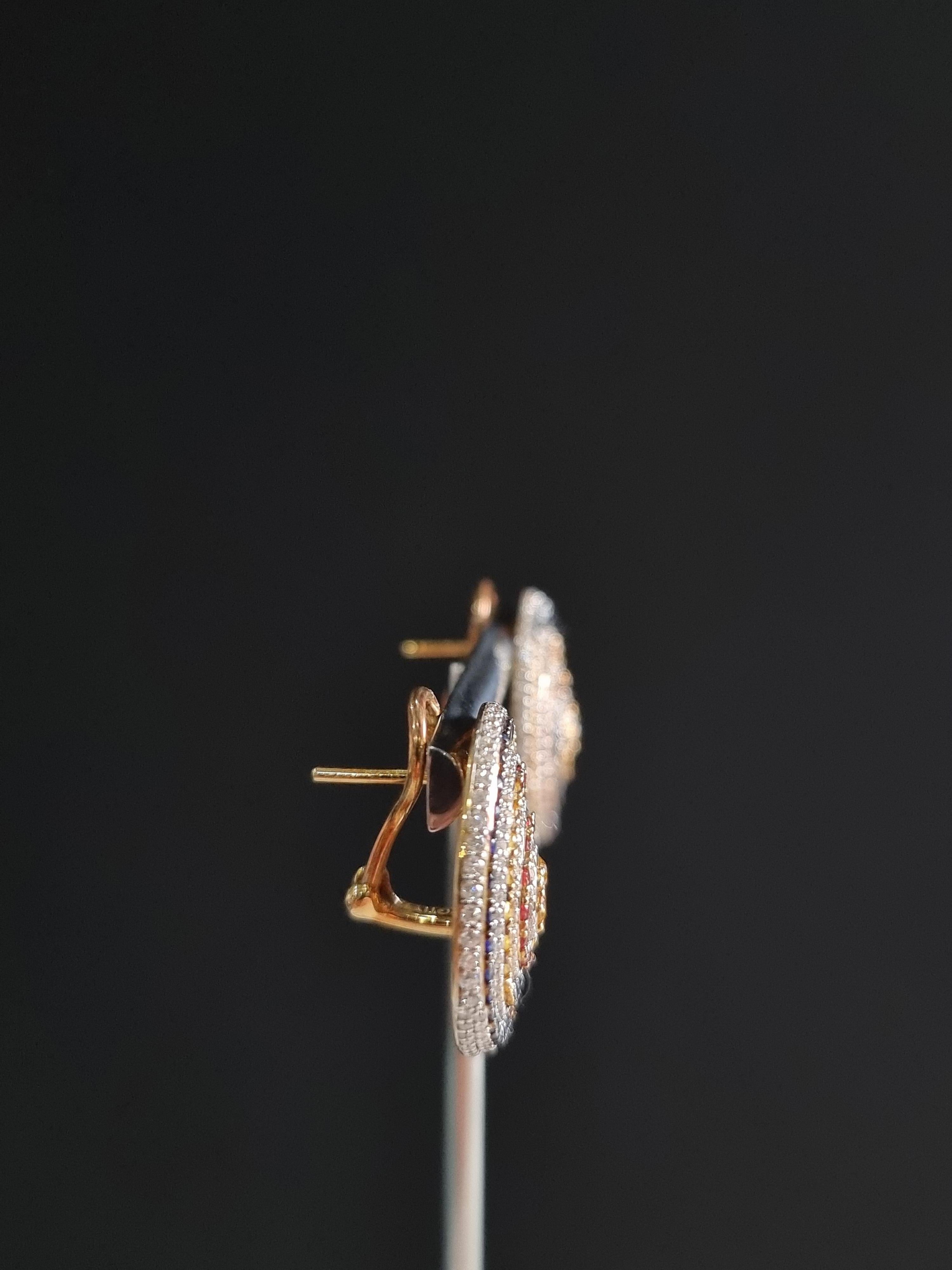 Boucles d'oreilles en or jaune 18K Diamants et saphirs en vente 1
