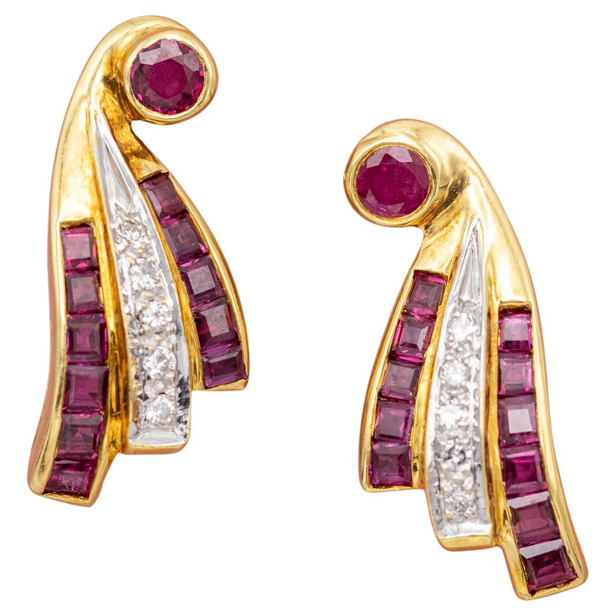 Boucles d'oreilles en or jaune 18 carats, clous en rubis et diamants - cadeau romantique  en vente