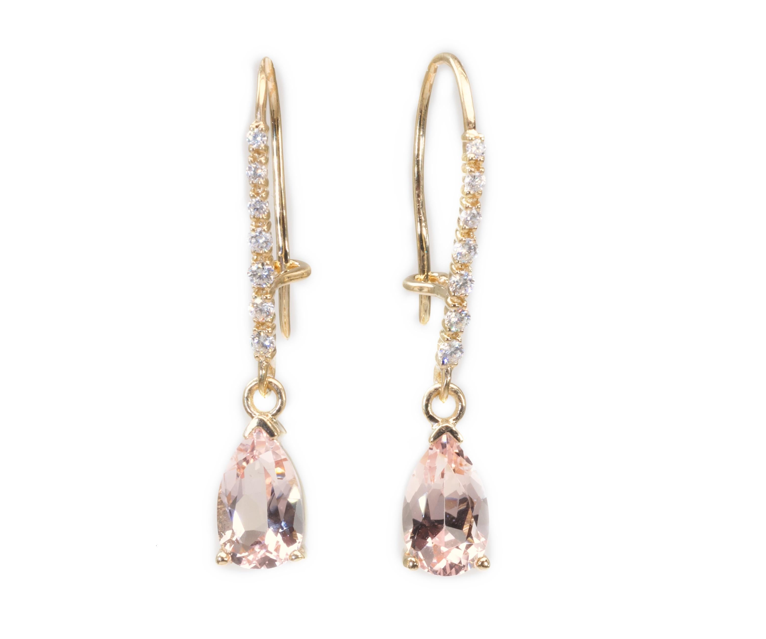 18 Karat Gelbgold Ohrringe mit 3,13 Karat natrlichem Morganit und Diamanten, AIG-zertifiziert 2
