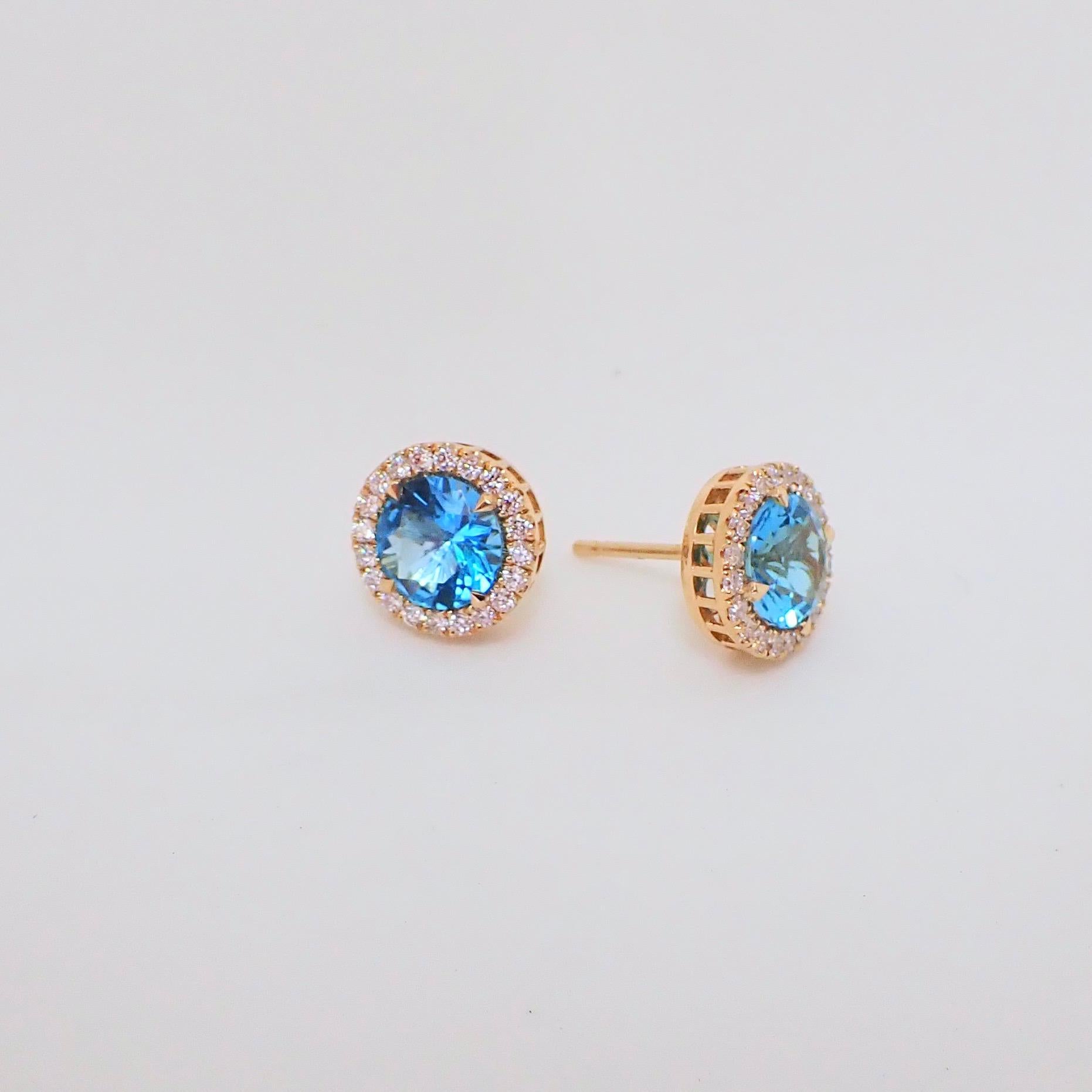 18k Yellow Gold Earrings with Blue Topaz and 0.42 Carats of Diamond For Sale 1