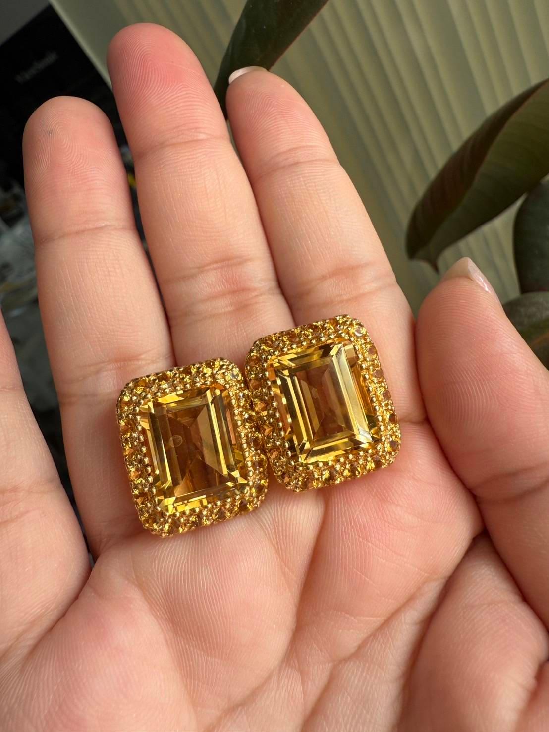 18K Yellow Gold Earrings with Centre Citrines and Accent Round Citrines For Sale 4