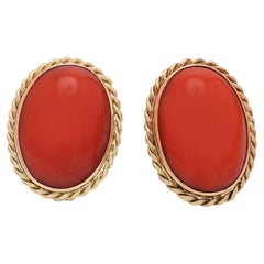 Pendientes de oro amarillo de 18 quilates con coral