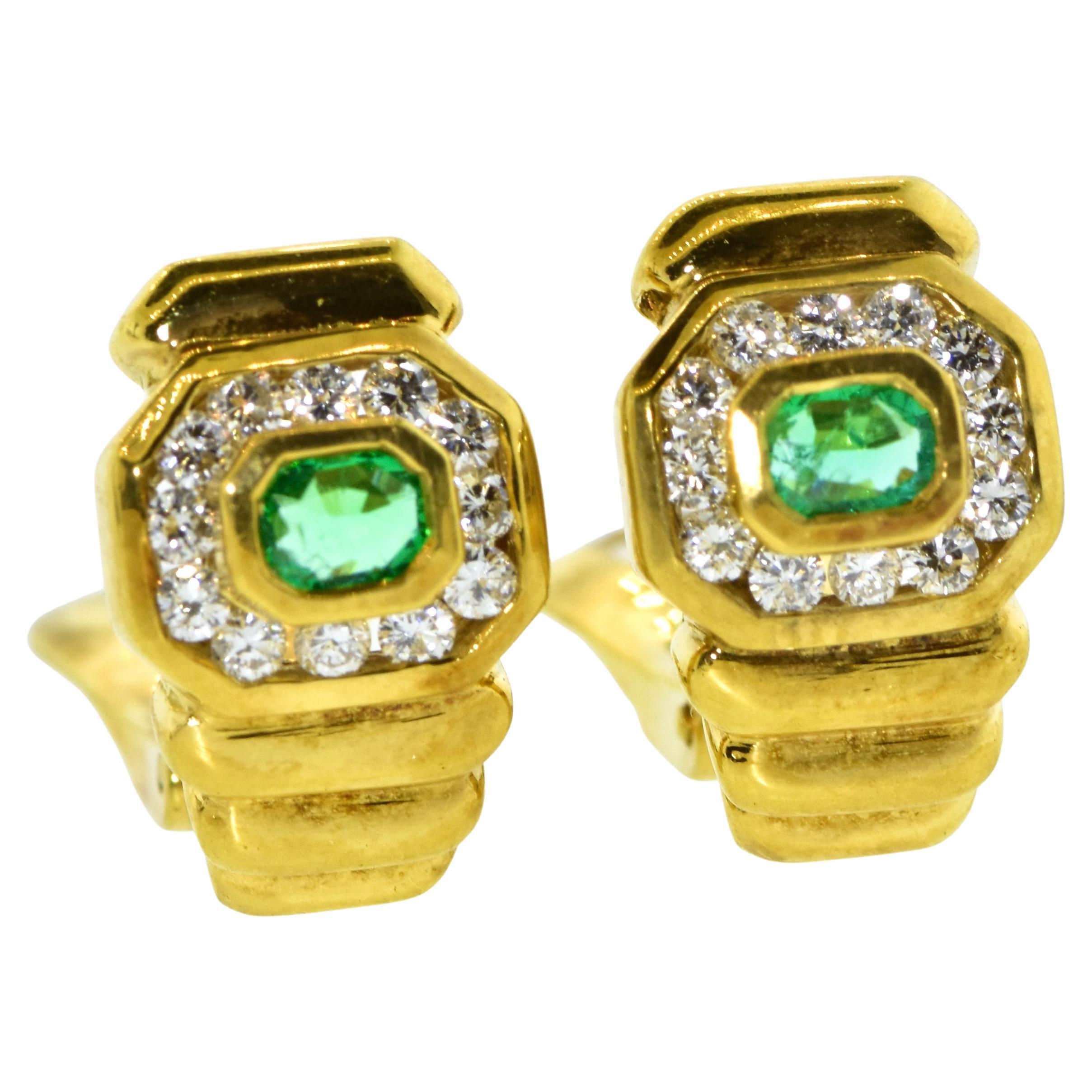 18K Yellow Gold Earrings with Diamond and Emerald