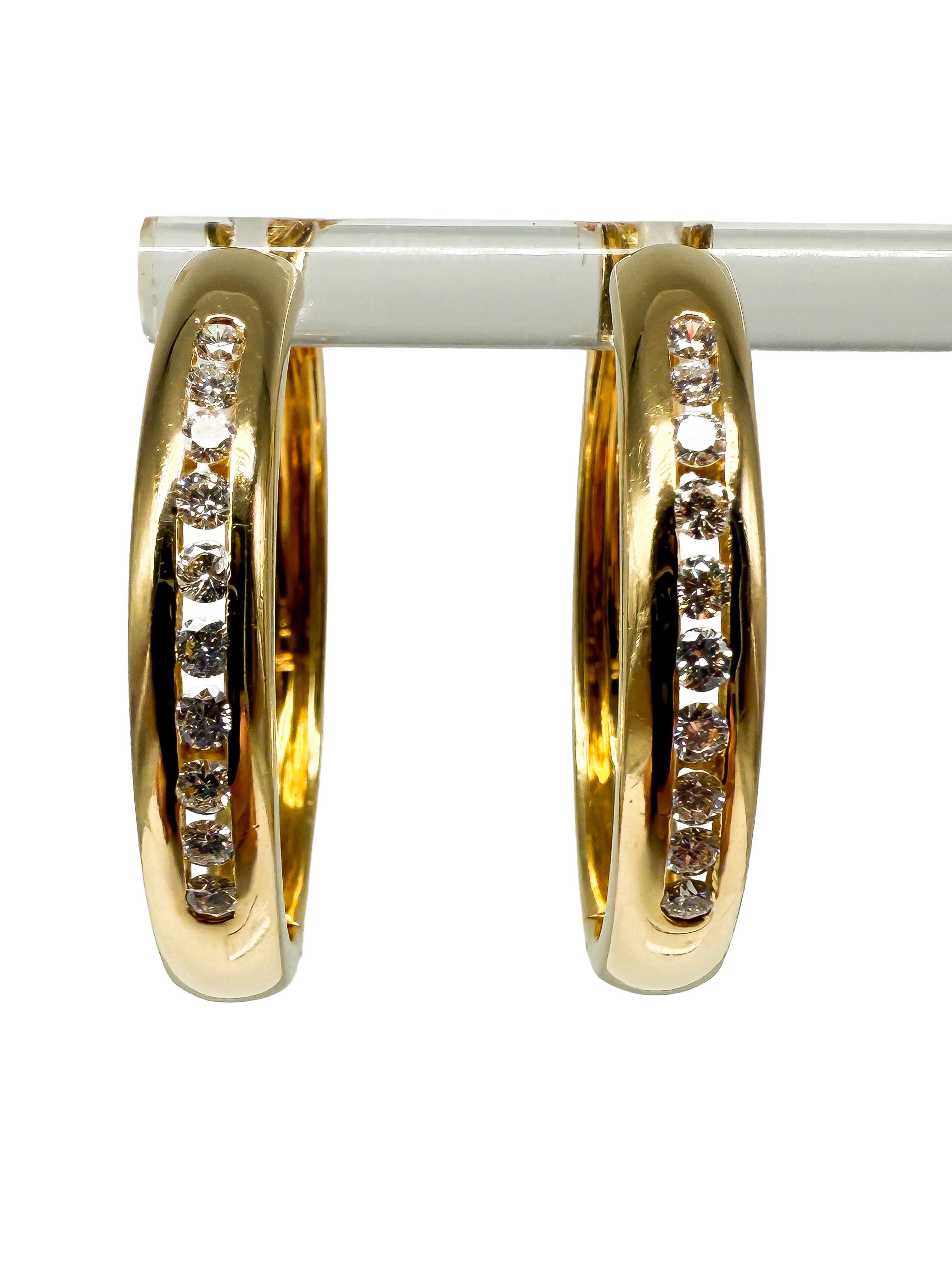 Pendientes de oro amarillo de 18 quilates con diamantes Moderno en venta