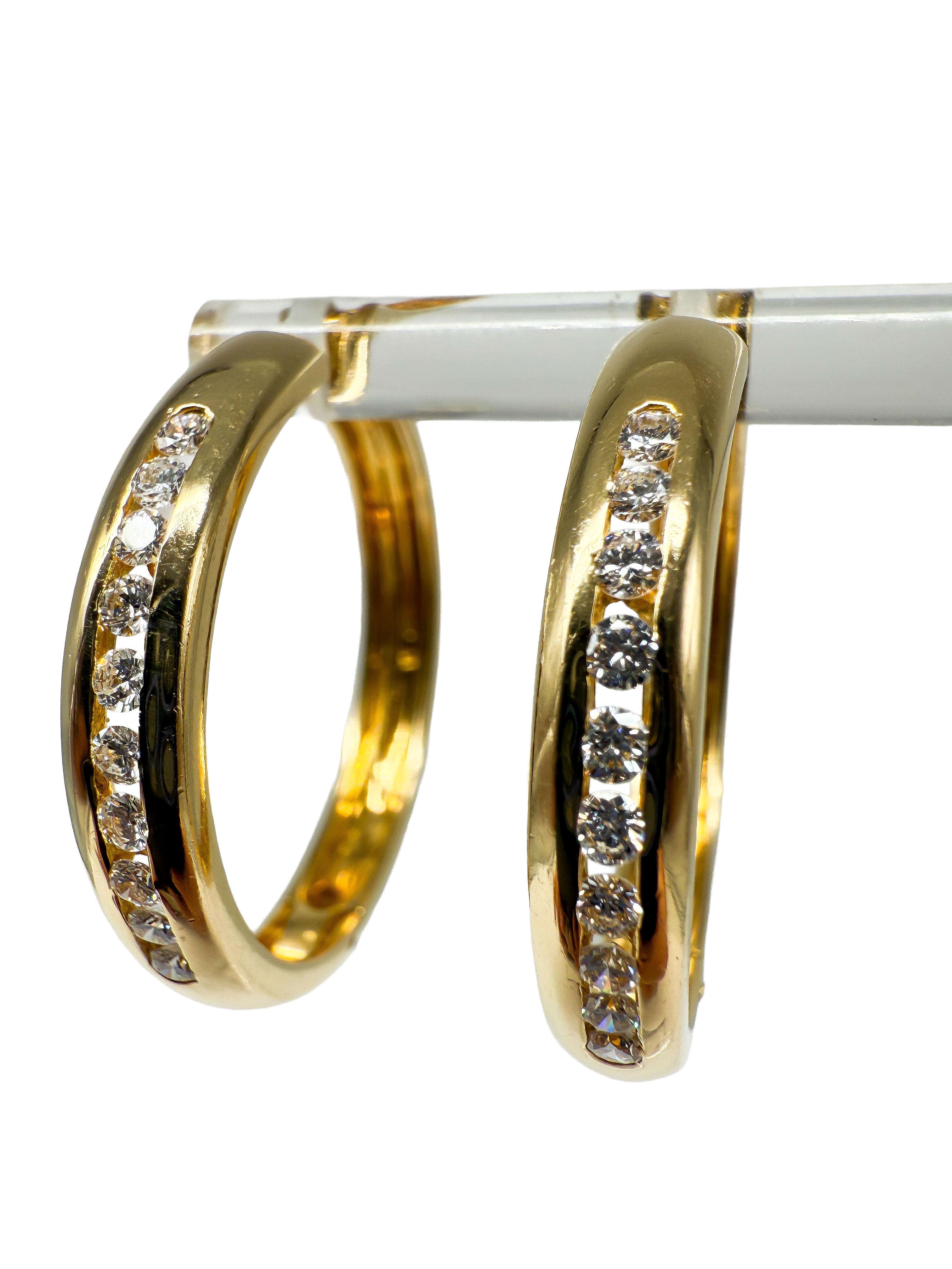 Pendientes de oro amarillo de 18 quilates con diamantes Corte brillante en venta