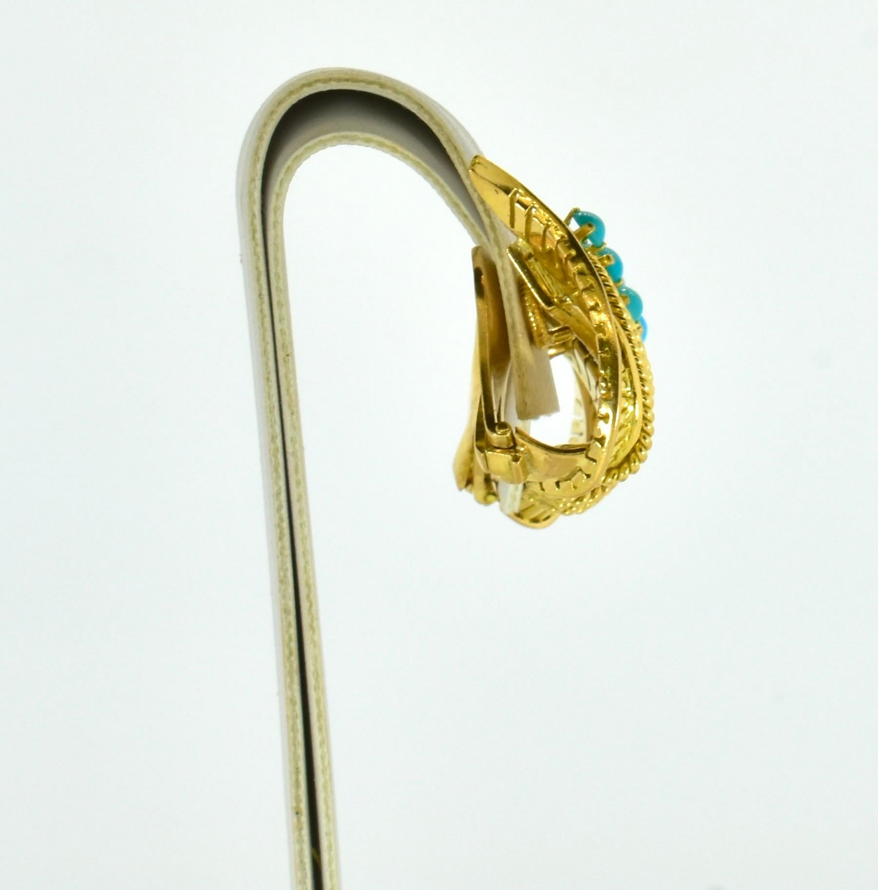 18K Yellow Gold Earrings with Fine Turquoise in a Leaf Motif, Vintage , c. 1950. For Sale 2