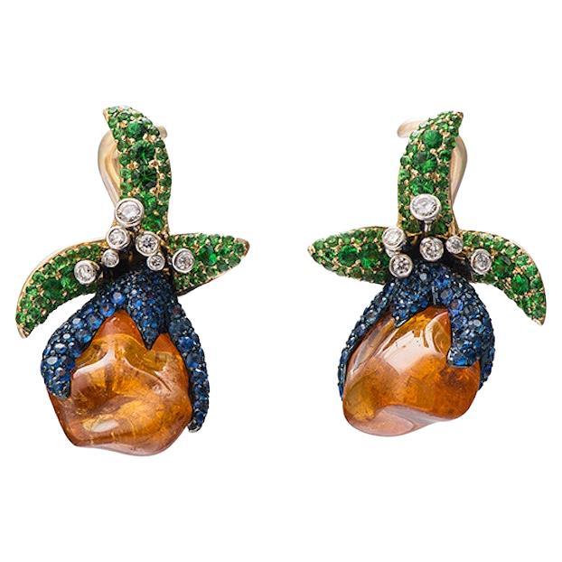 Boucles d'oreilles en or jaune 18 carats avec grenats orange, saphirs bleus et tsavorites non taillés