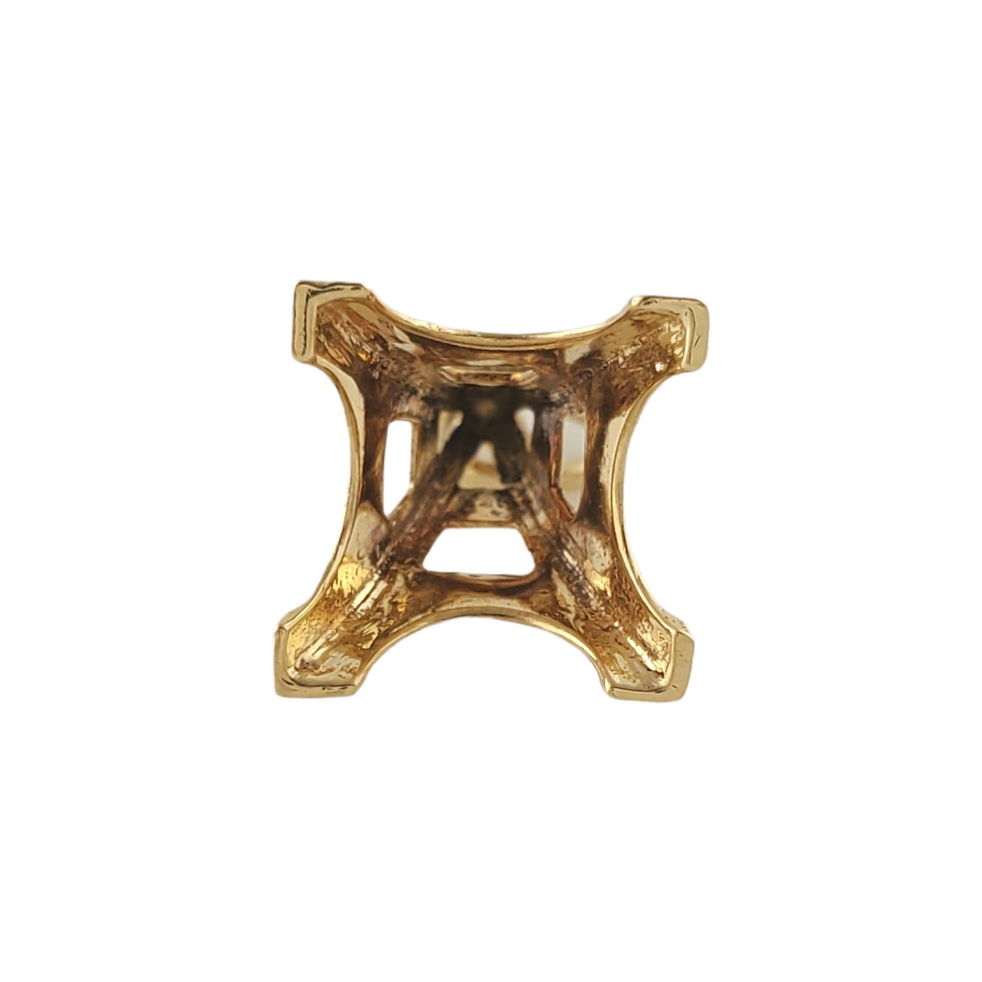 18K Yellow Gold Eiffel Tower Charm In Good Condition In Washington Depot, CT