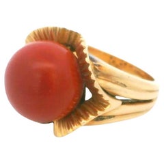18k Yellow Gold Elaborate Cl Ball Deep Red Ring
