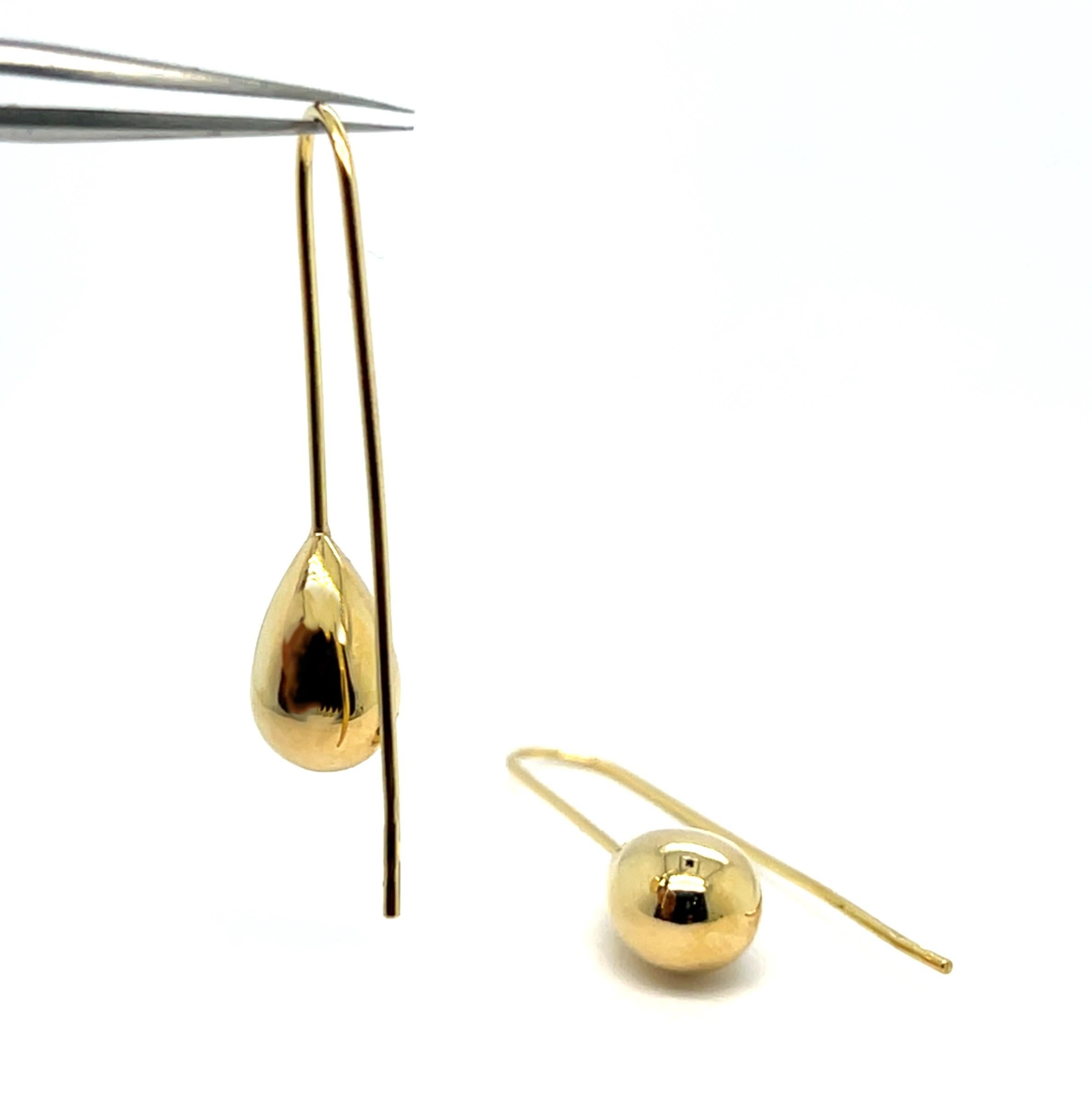 Orecchini a cerchio allungati in oro giallo 18K In condizioni Nuovo in vendita a Vannes, FR