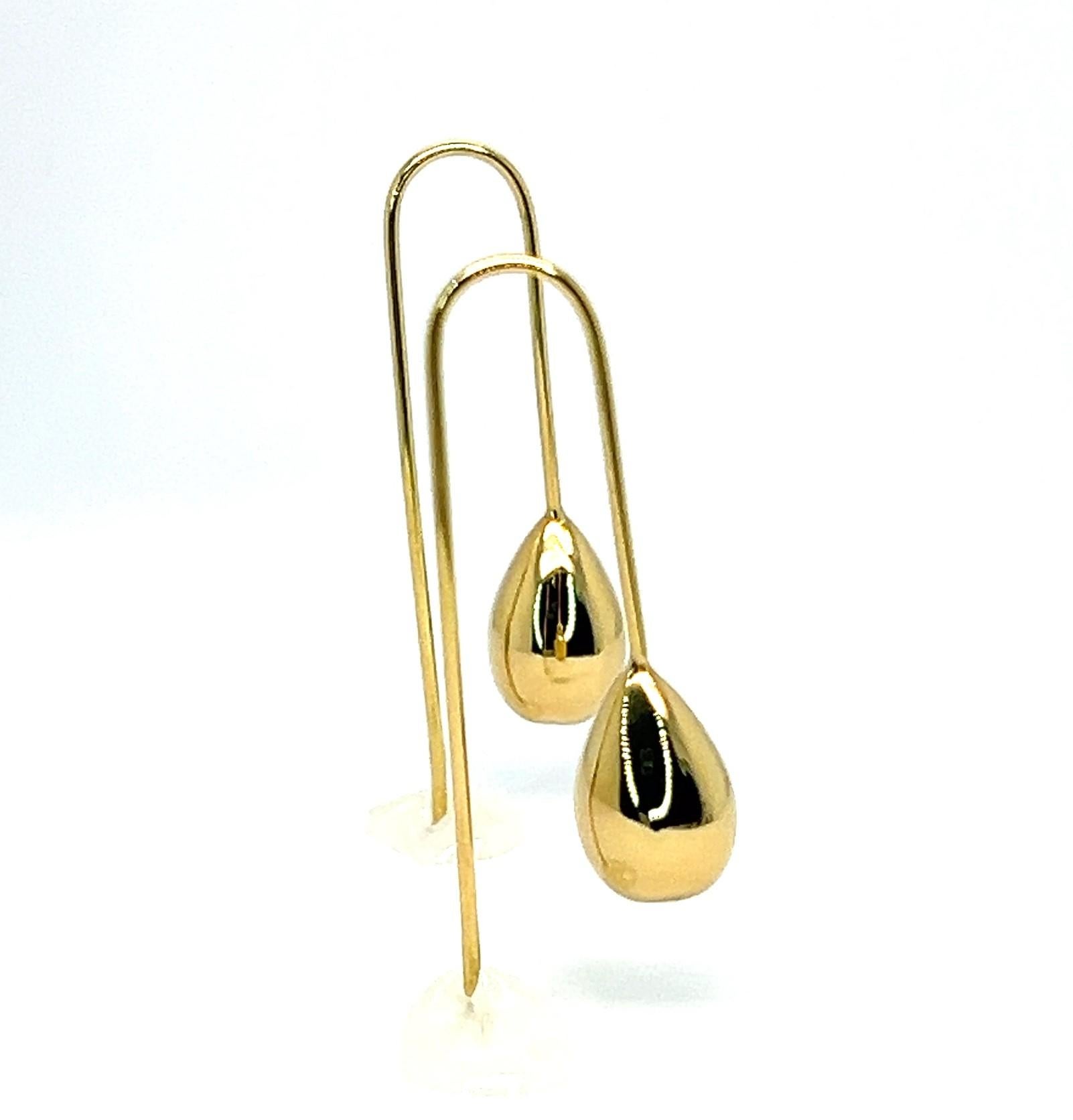 Orecchini a cerchio allungati in oro giallo 18K in vendita 1