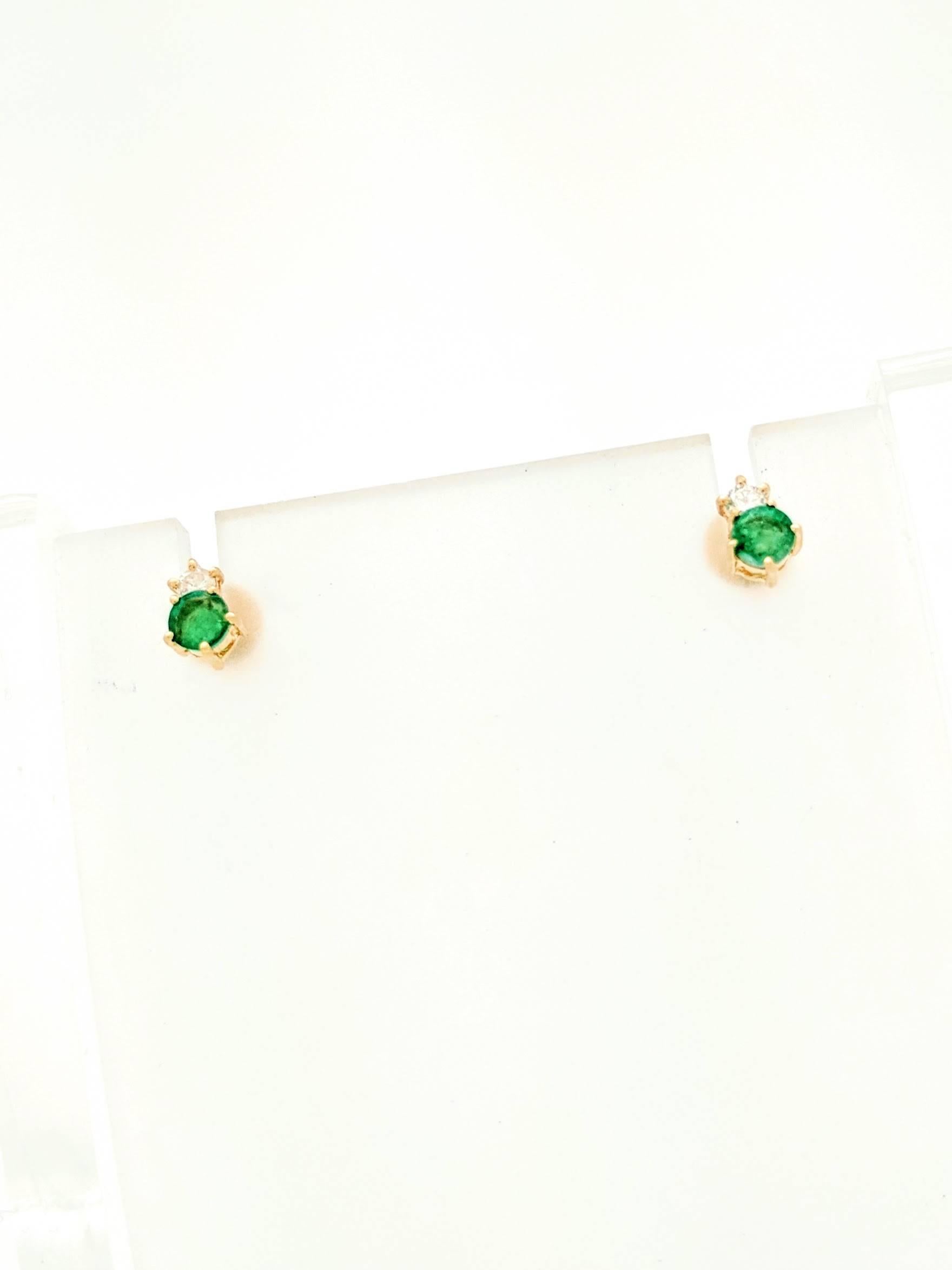 18 Karat Yellow Gold Emerald and Diamond Stud Earrings In Excellent Condition In Gainesville, FL