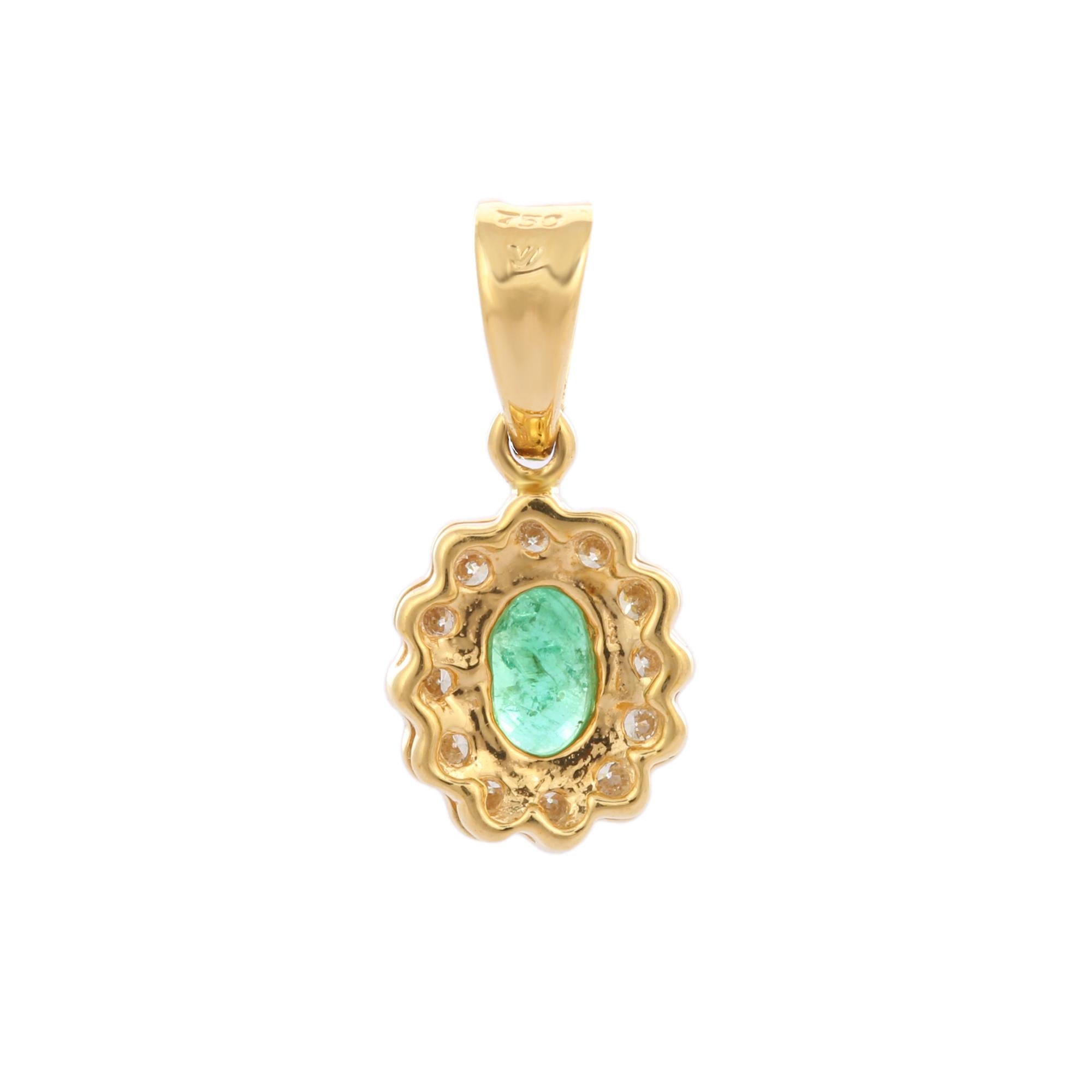 Anglo-Indian 18K Yellow Gold Emerald and Clustered Diamond Pendant Necklace For Sale