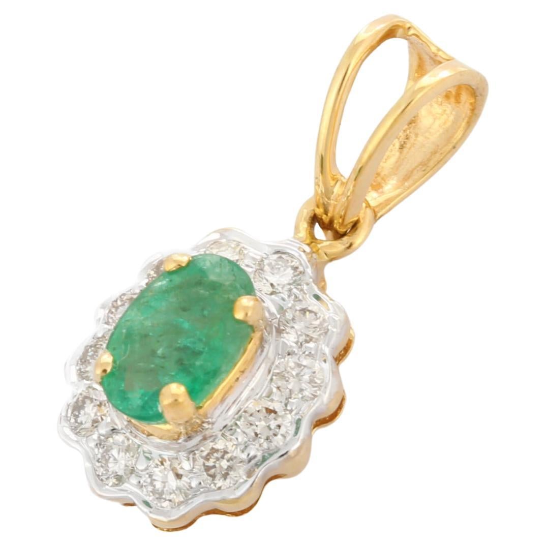 18K Yellow Gold Emerald and Clustered Diamond Pendant Necklace For Sale