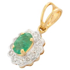 18K Yellow Gold Emerald and Clustered Diamond Pendant Necklace