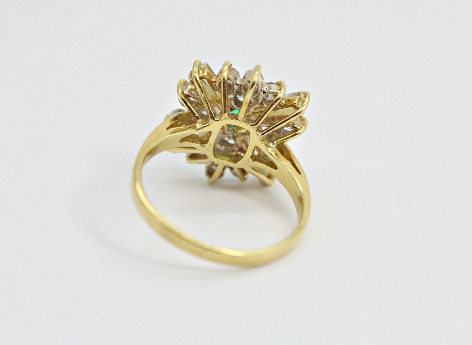 Contemporary 18k Yellow Gold Emerald and Diamond Ballerina Ring For Sale