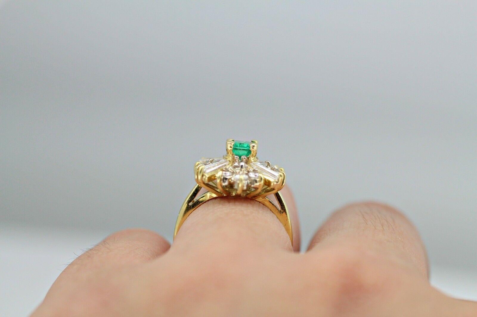 Women's or Men's 18k Yellow Gold Emerald and Diamond Ballerina Ring For Sale