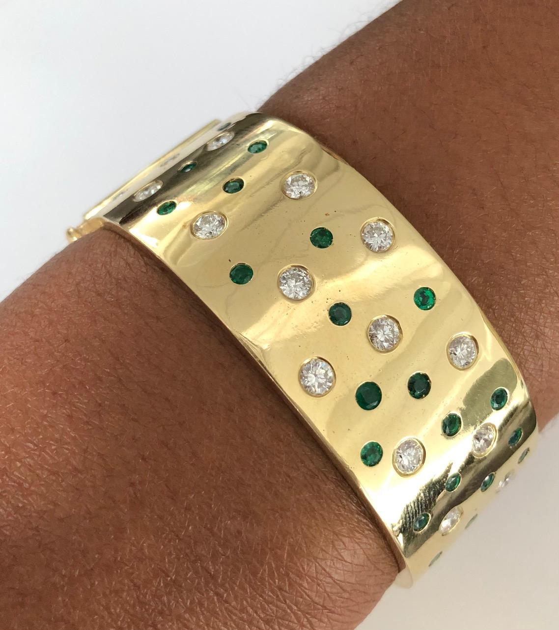 Women's 18 Karat Yellow Gold Emerald and Diamond Bangle Bracelet For Sale
