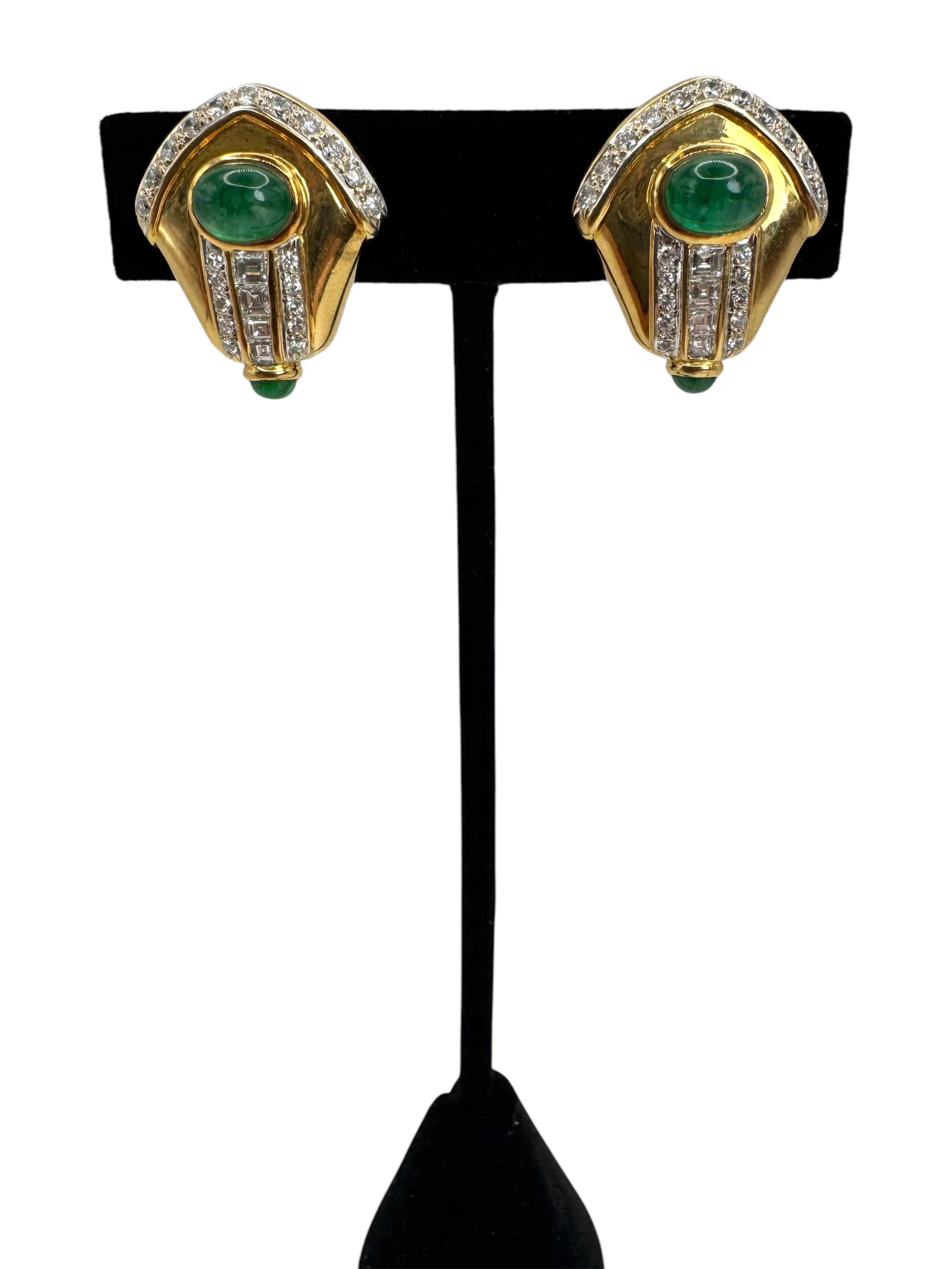 Boucles d'oreilles/Clips en or jaune 18K avec émeraudes et diamants Unisexe en vente