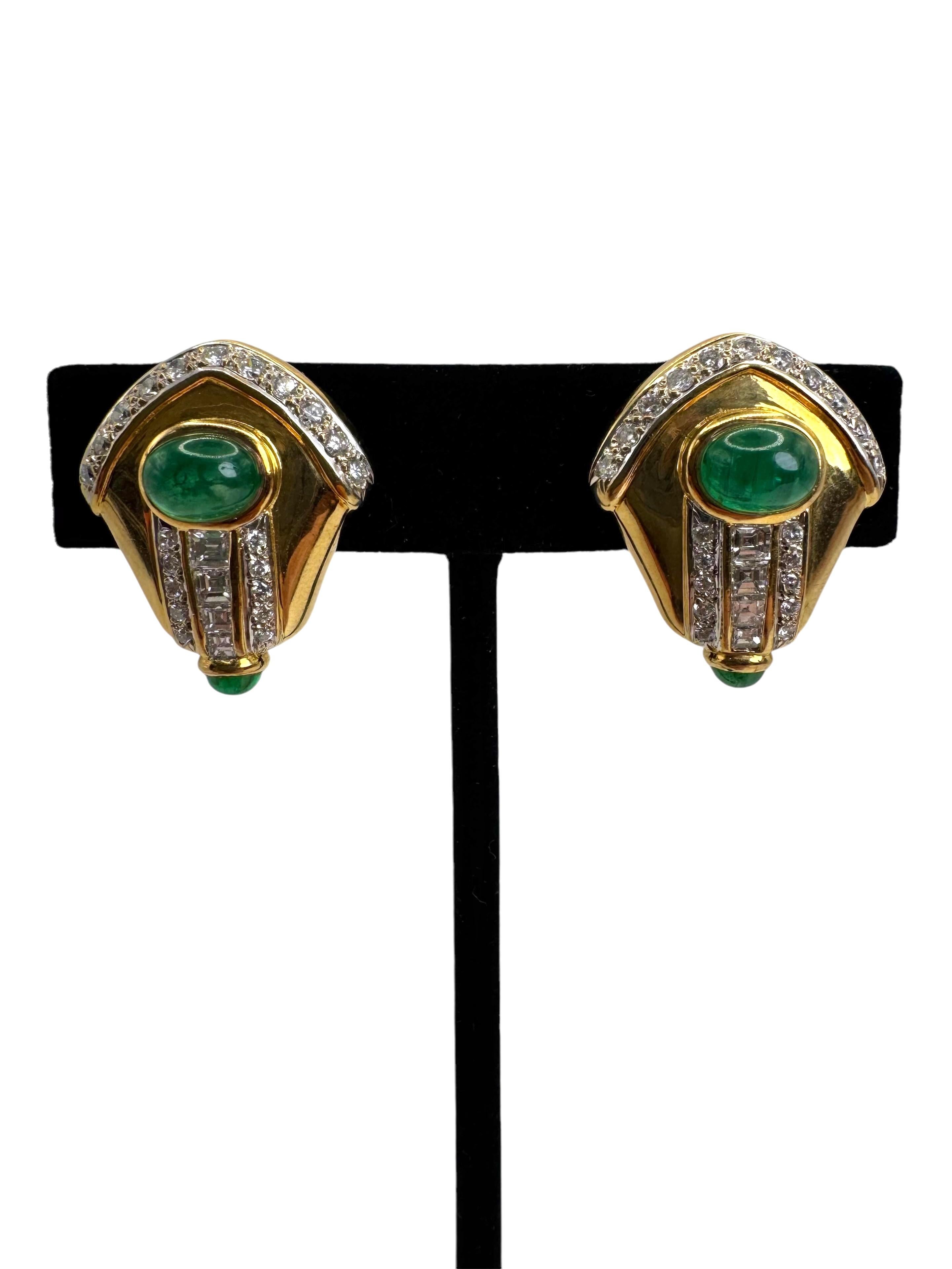 Boucles d'oreilles/Clips en or jaune 18K avec émeraudes et diamants en vente 1