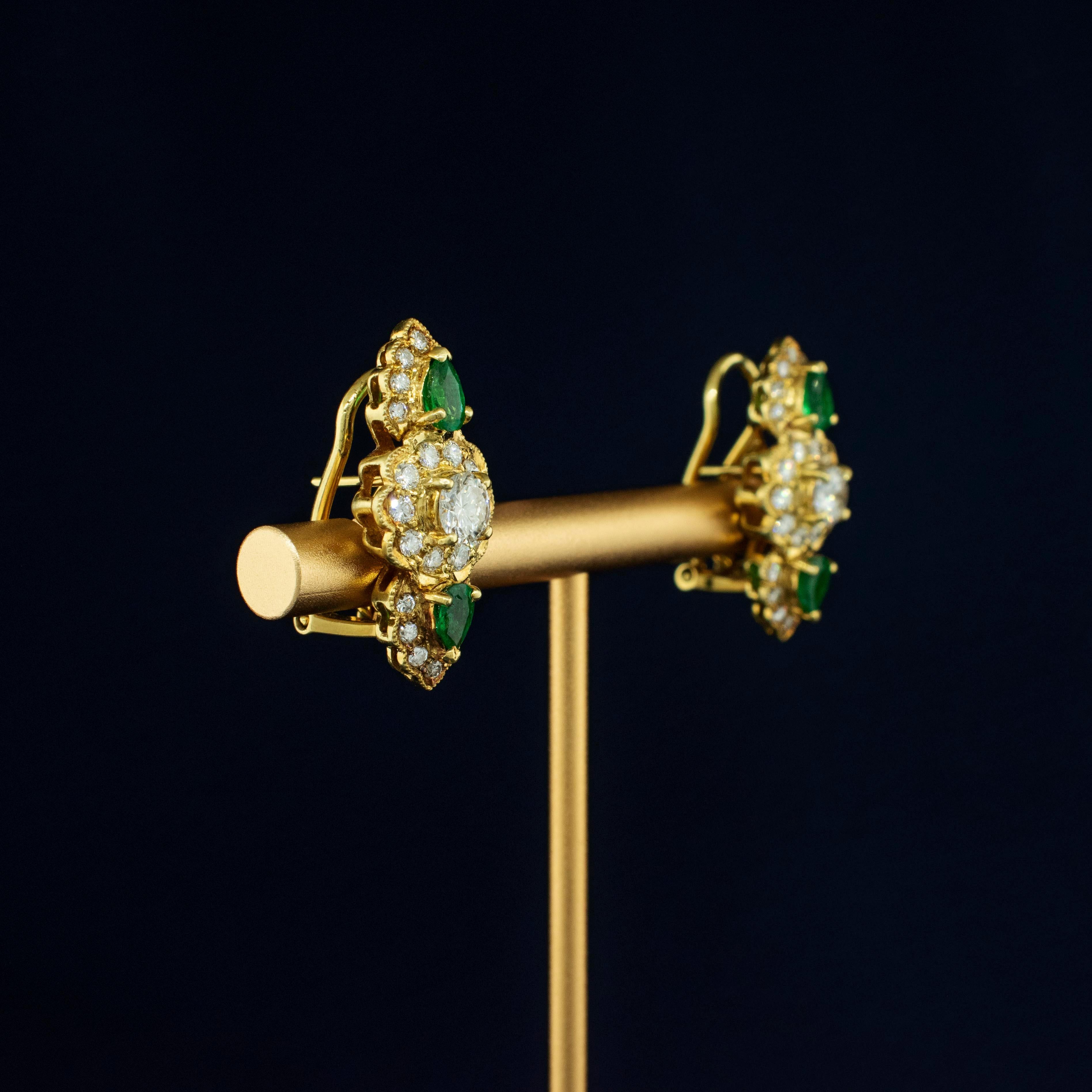 Round Cut 18k Yellow Gold Emerald and Diamond Earrings For Sale