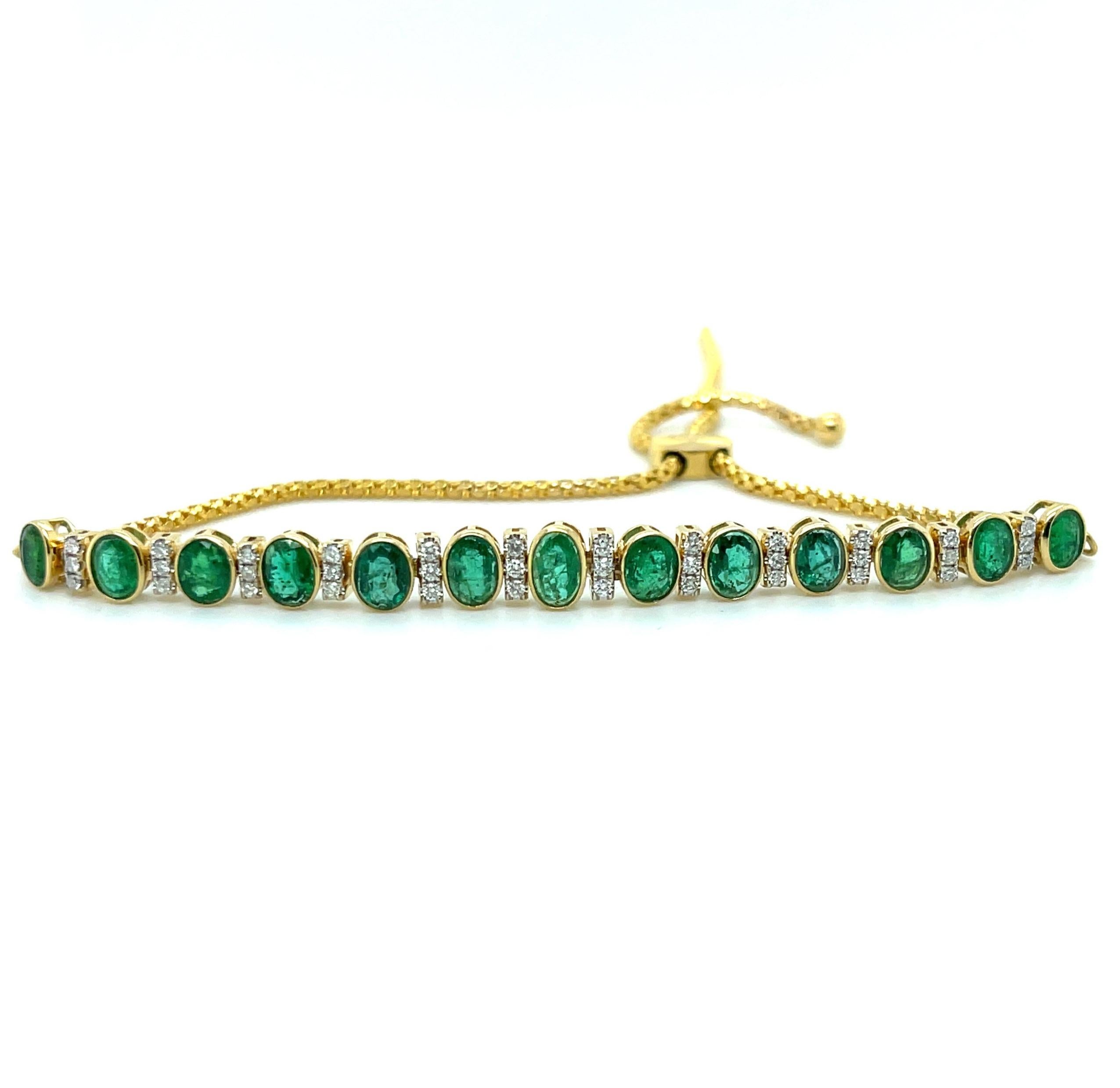 18k Yellow Gold Emerald and Diamond Expandable Bracelet In New Condition For Sale In Sydney, NSW