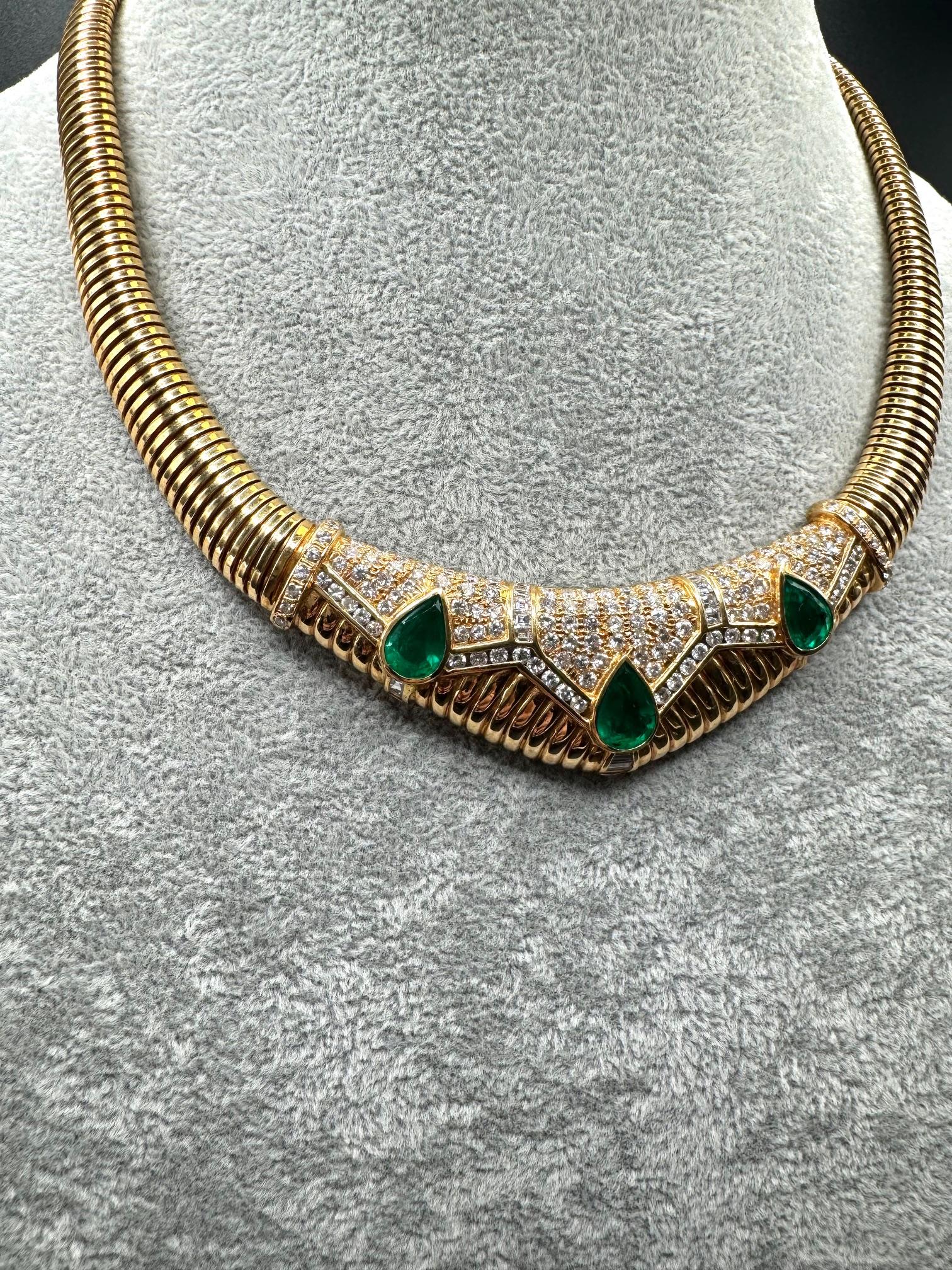 Collana di smeraldi e diamanti in oro giallo 18 carati in vendita 1
