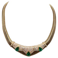 Halskette aus 18 Karat Gelbgold mit Smaragd und Diamant