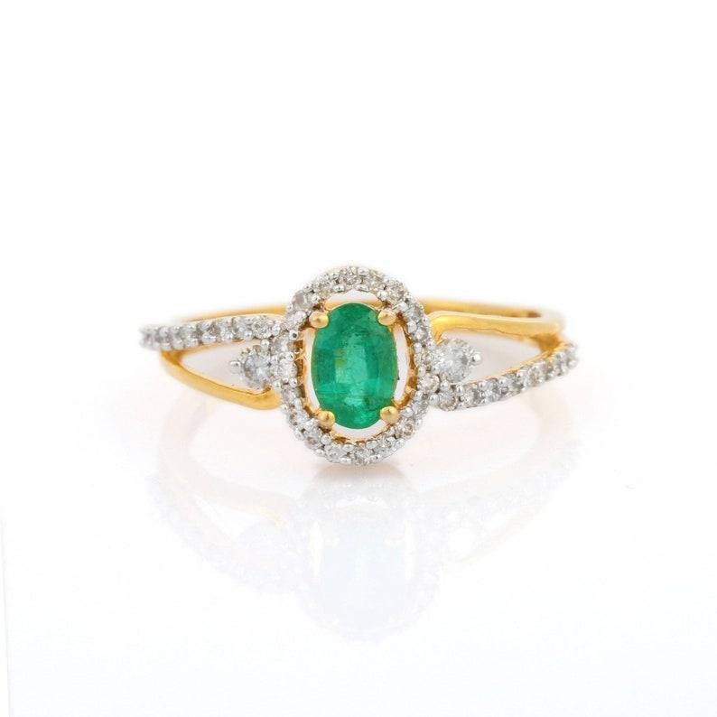 Contemporary 18k Solid Yellow Gold Emerald and Diamond Engagement Ring For Sale