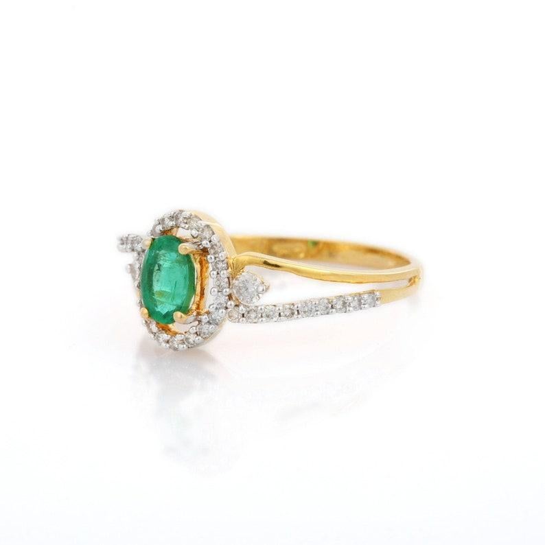 18k Solid Yellow Gold Emerald and Diamond Engagement Ring In New Condition For Sale In Houston, TX