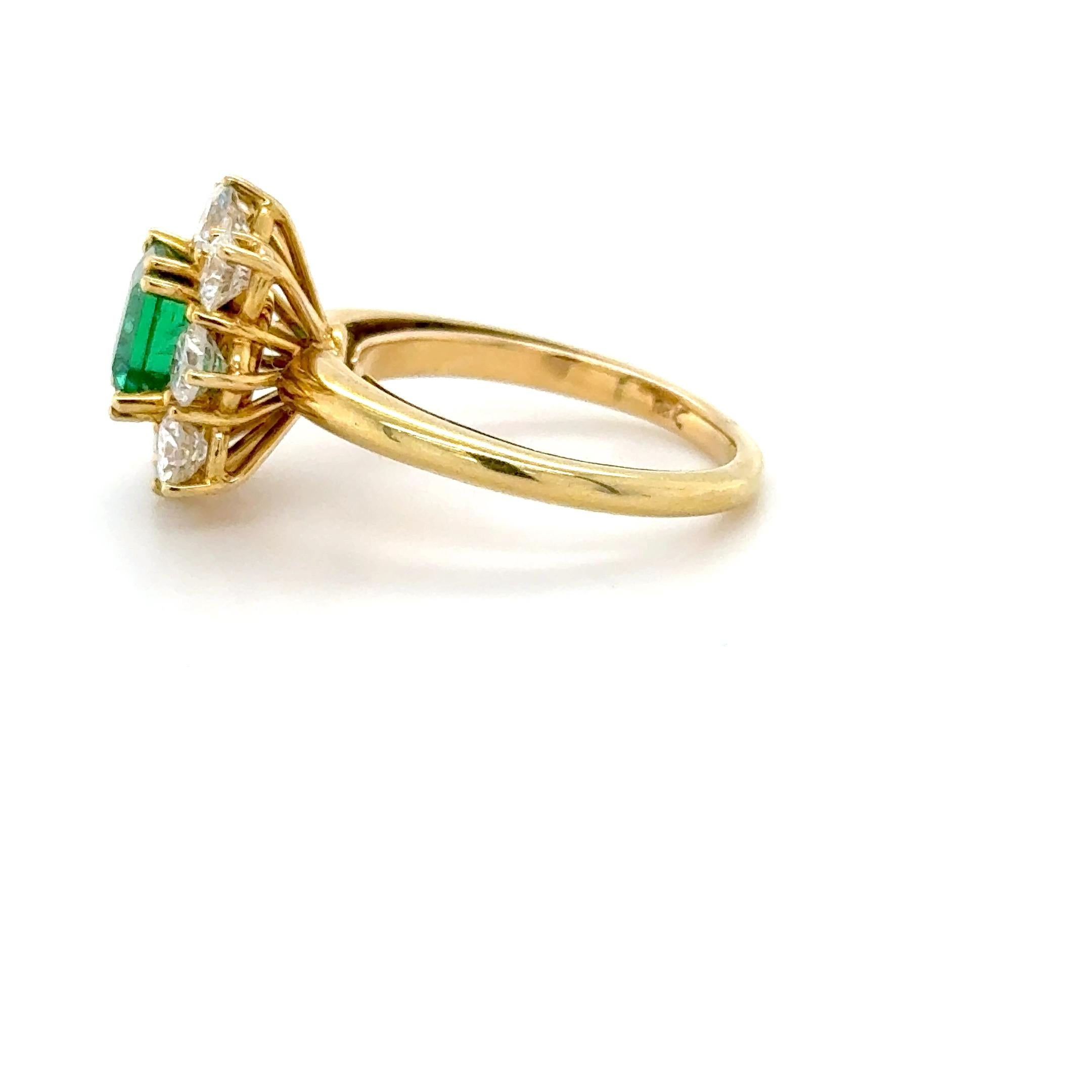 Taille émeraude Bague en or jaune 18K, émeraude et diamant en vente
