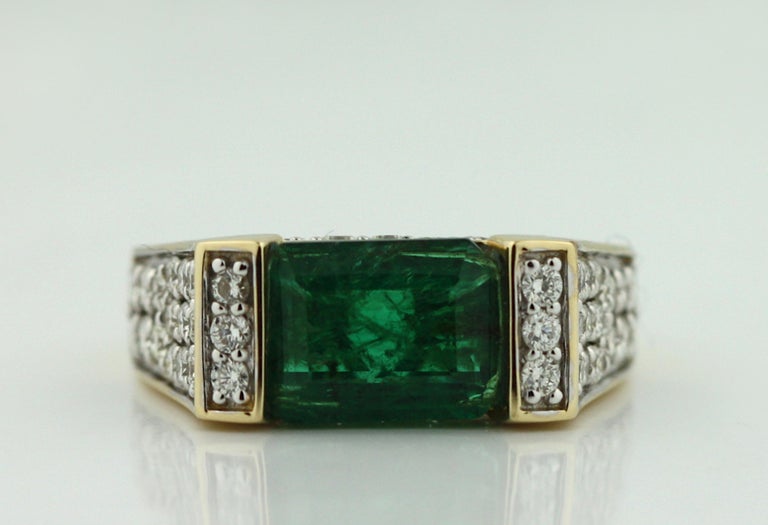 18K Yellow Gold Emerald and Diamond Ring For Sale at 1stDibs