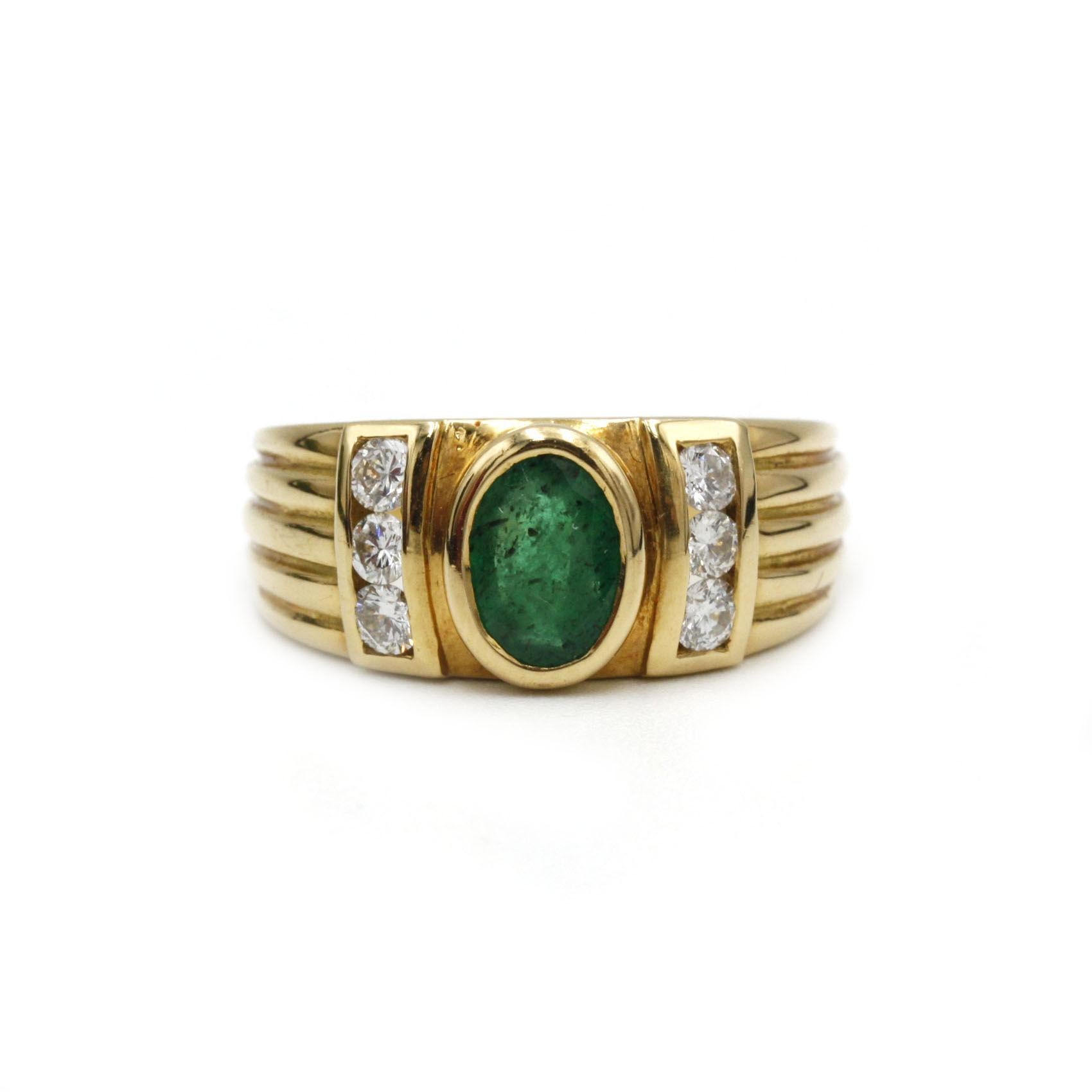 Bague en or jaune 18 carats avec émeraudes et diamants Bon état - En vente à MONTMORENCY, FR
