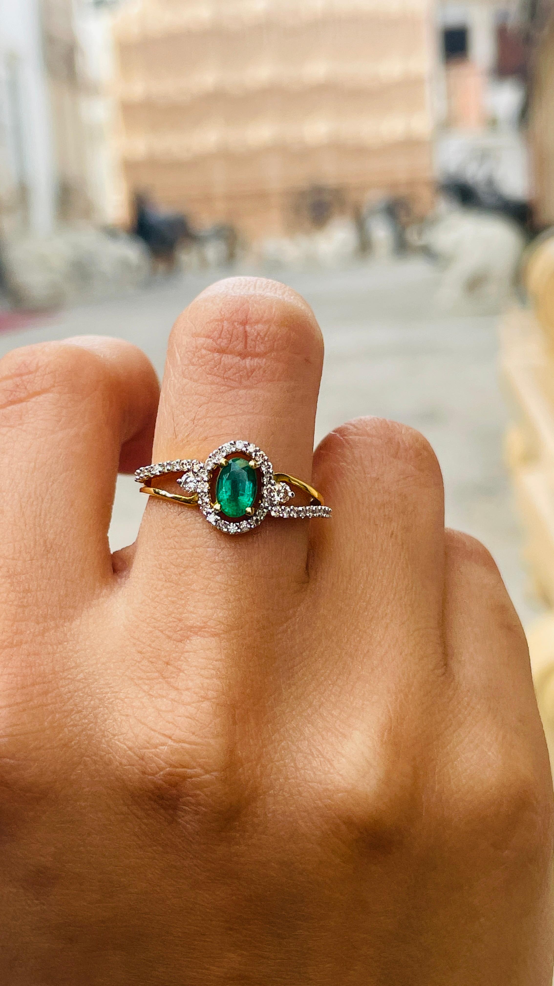 Oval Cut 18k Solid Yellow Gold Emerald and Diamond Engagement Ring For Sale